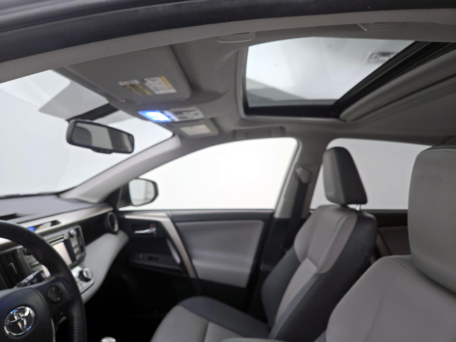 Thumbnail: 2015 Toyota RAV4 - 19