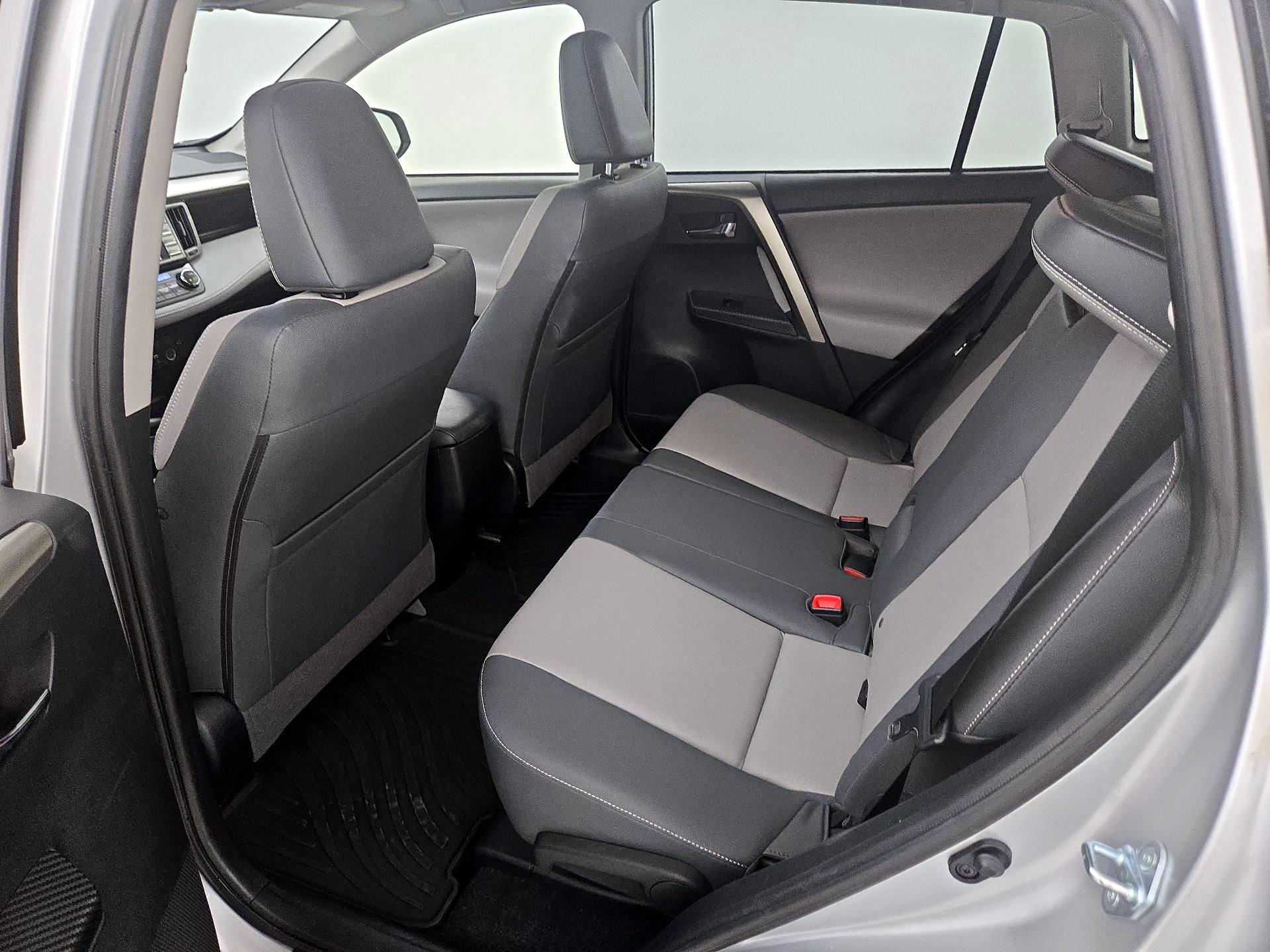 Thumbnail: 2015 Toyota RAV4 - 20
