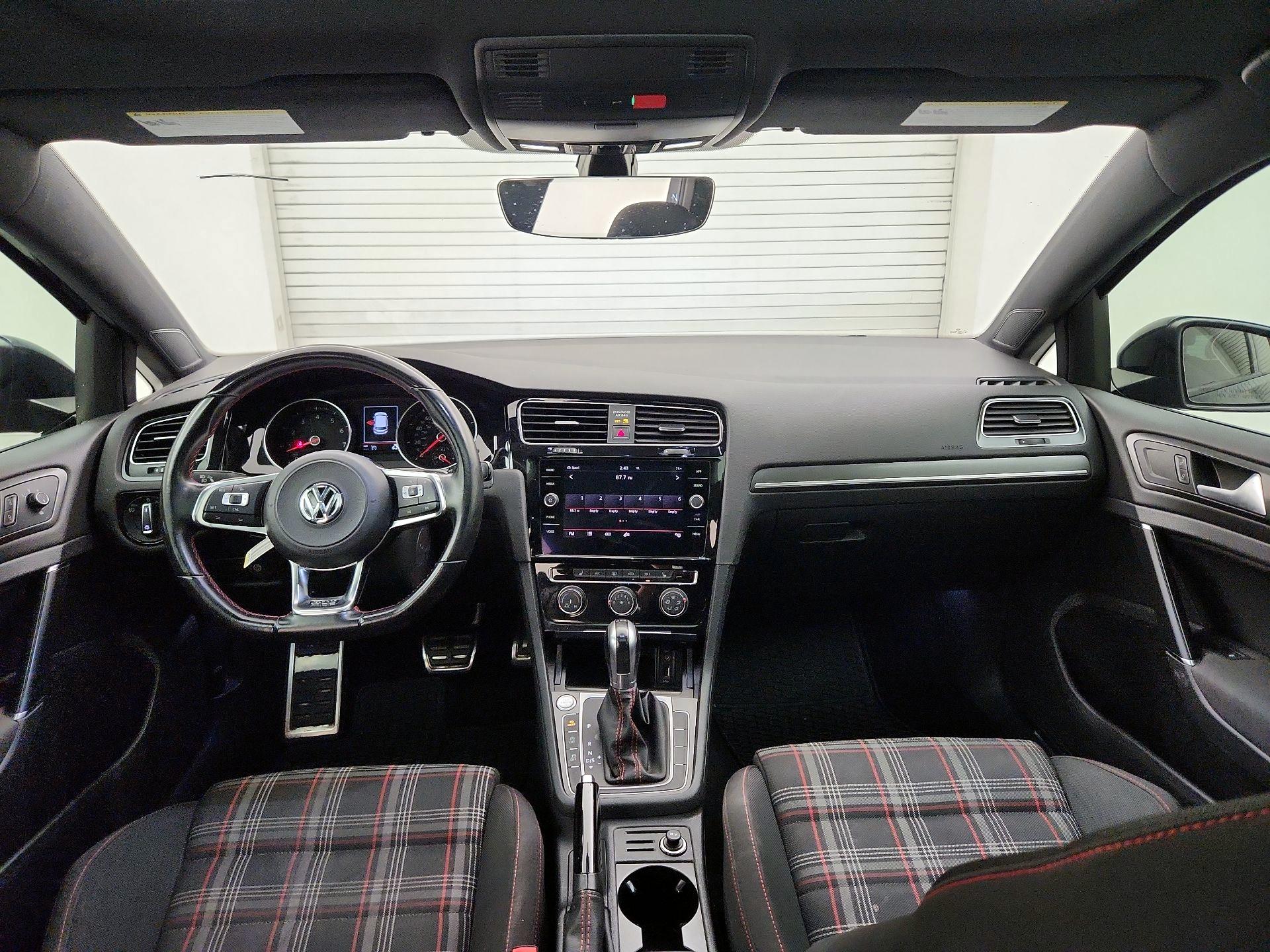 Thumbnail: 2018 Volkswagen Golf - 9
