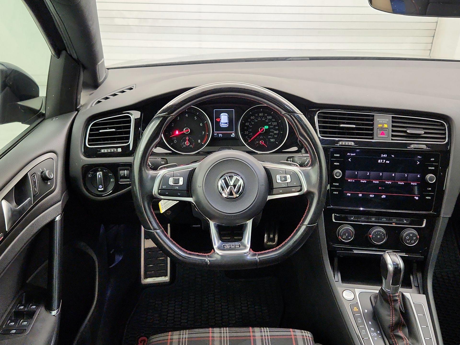 Thumbnail: 2018 Volkswagen Golf - 10