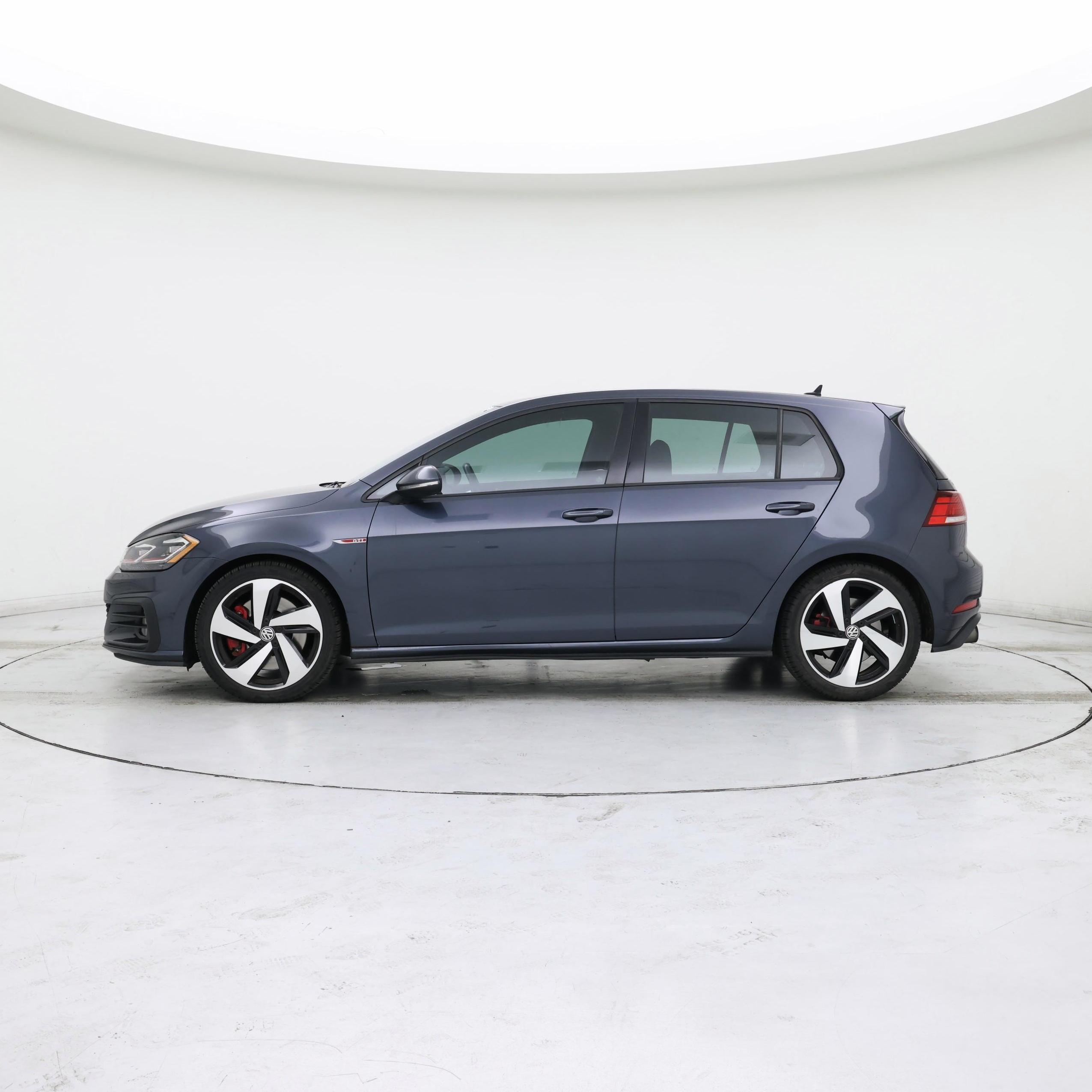 Thumbnail: 2018 Volkswagen Golf - 3