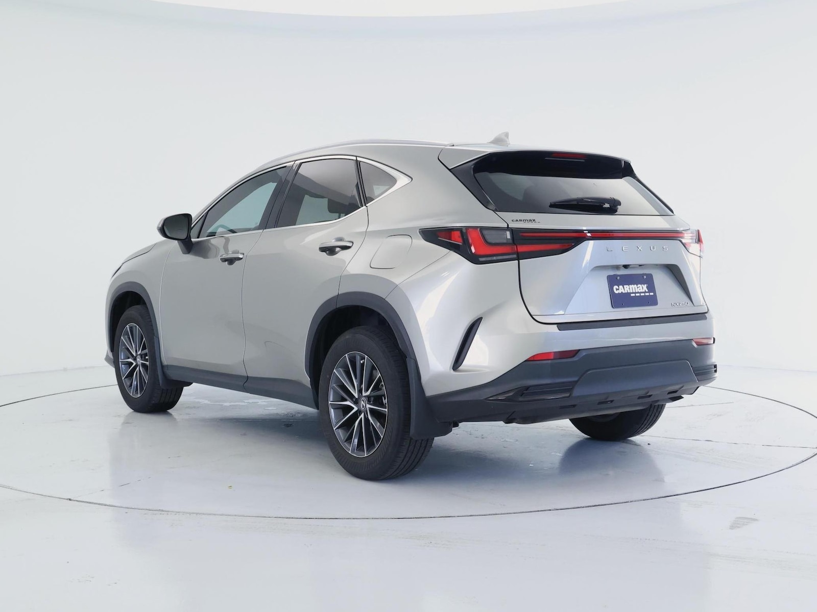 2024 Lexus NX 250 - Photo 3