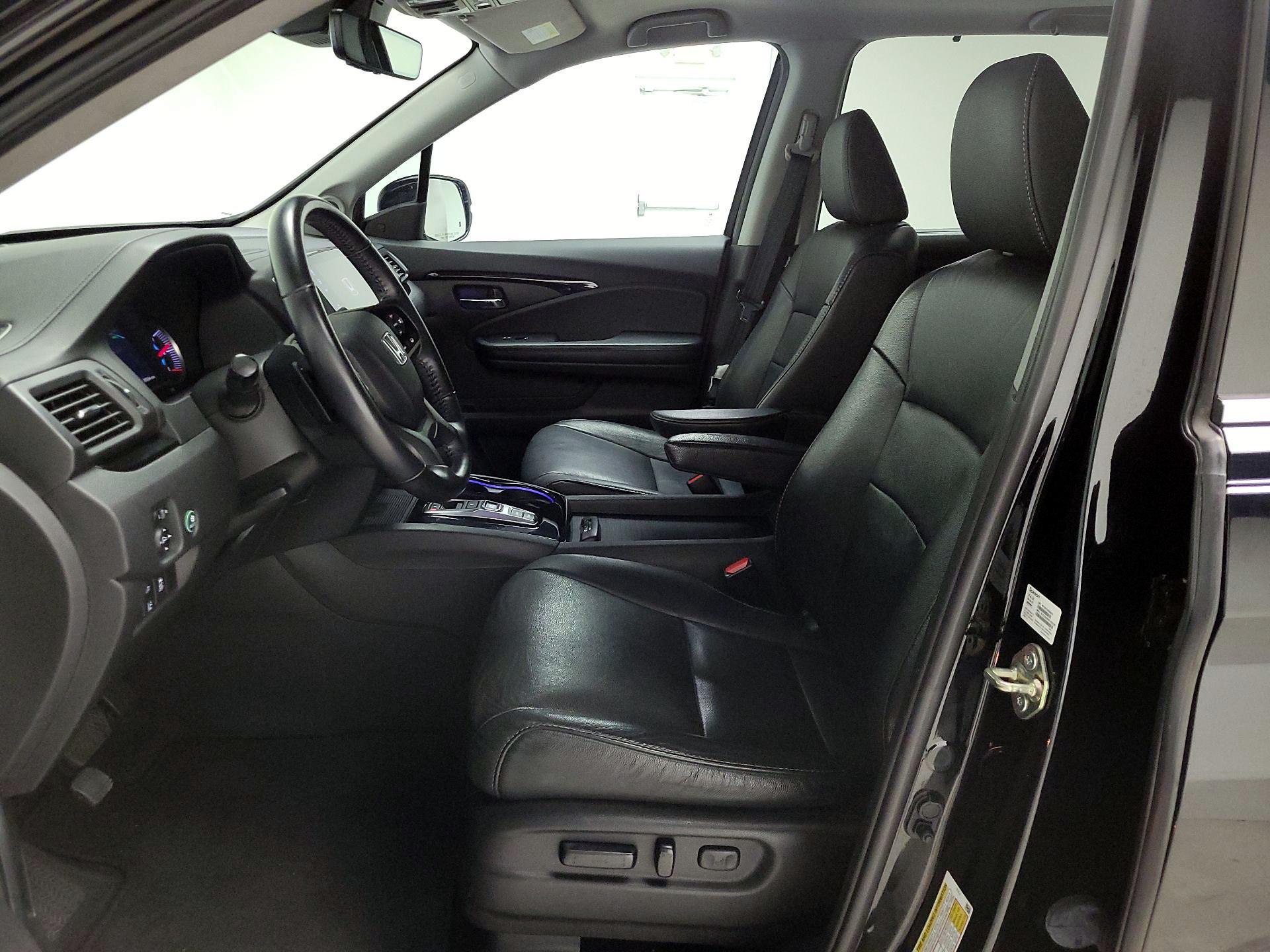 Thumbnail: 2020 Honda Pilot - 11