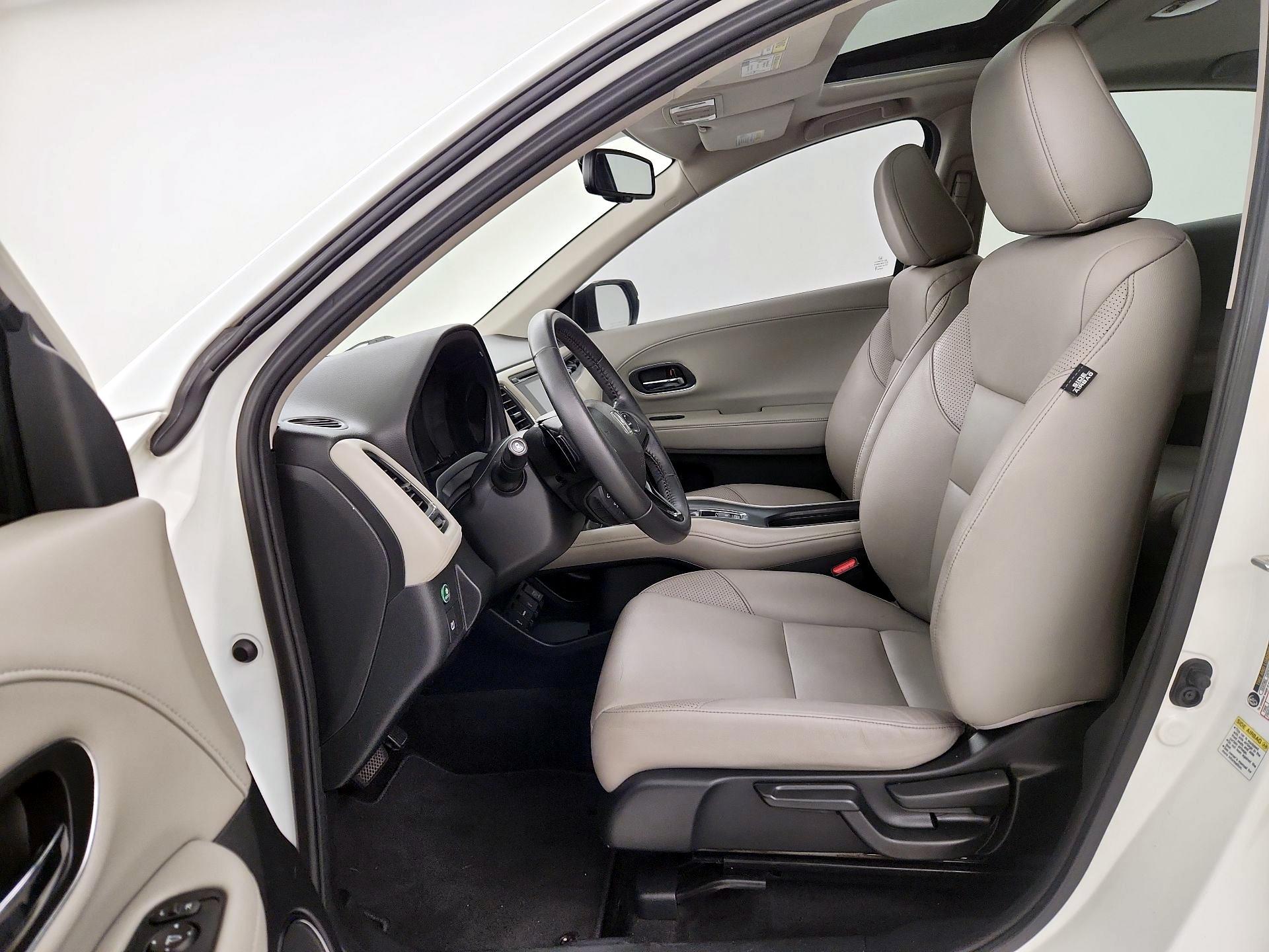 Thumbnail: 2016 Honda HR-V - 11