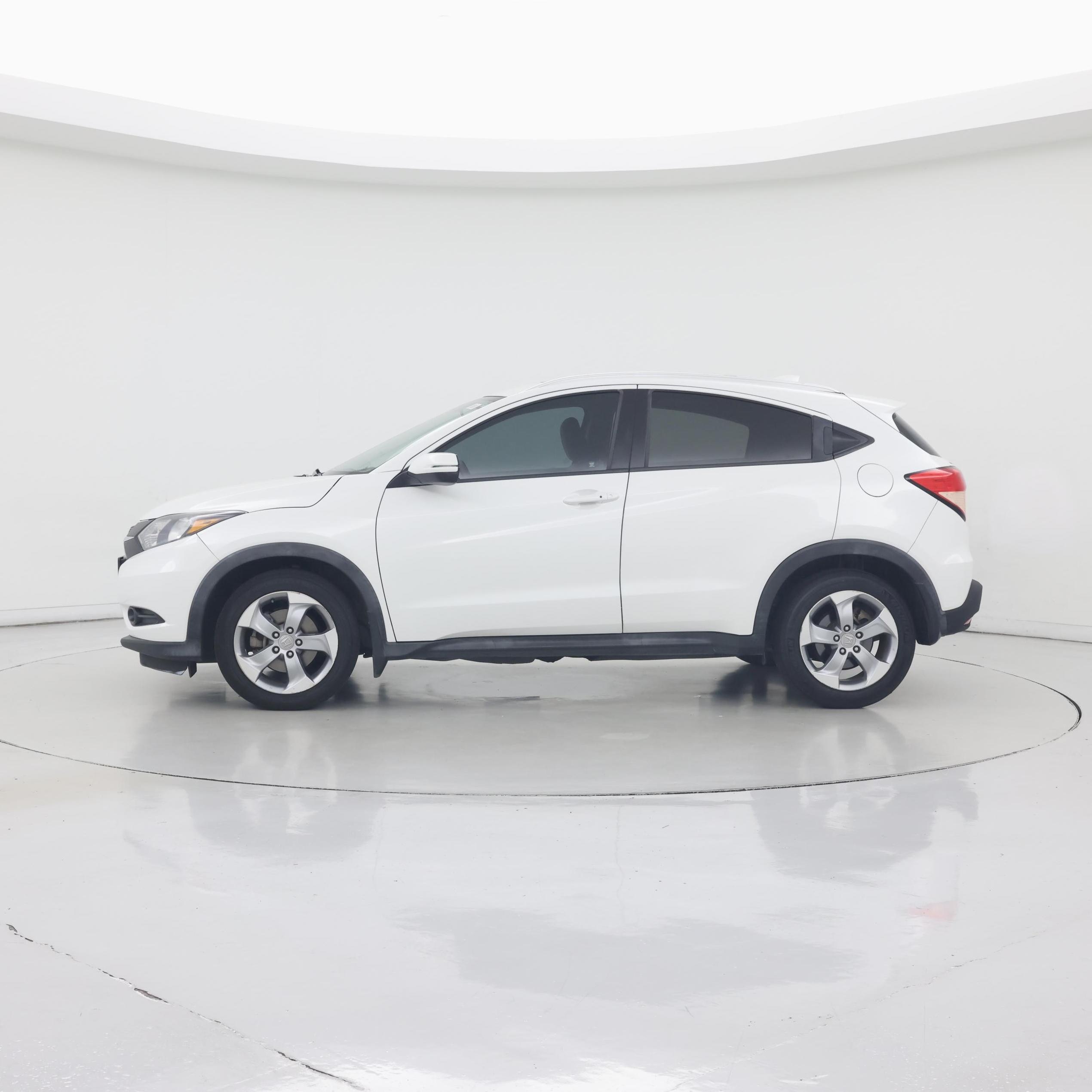 Thumbnail: 2016 Honda HR-V - 3