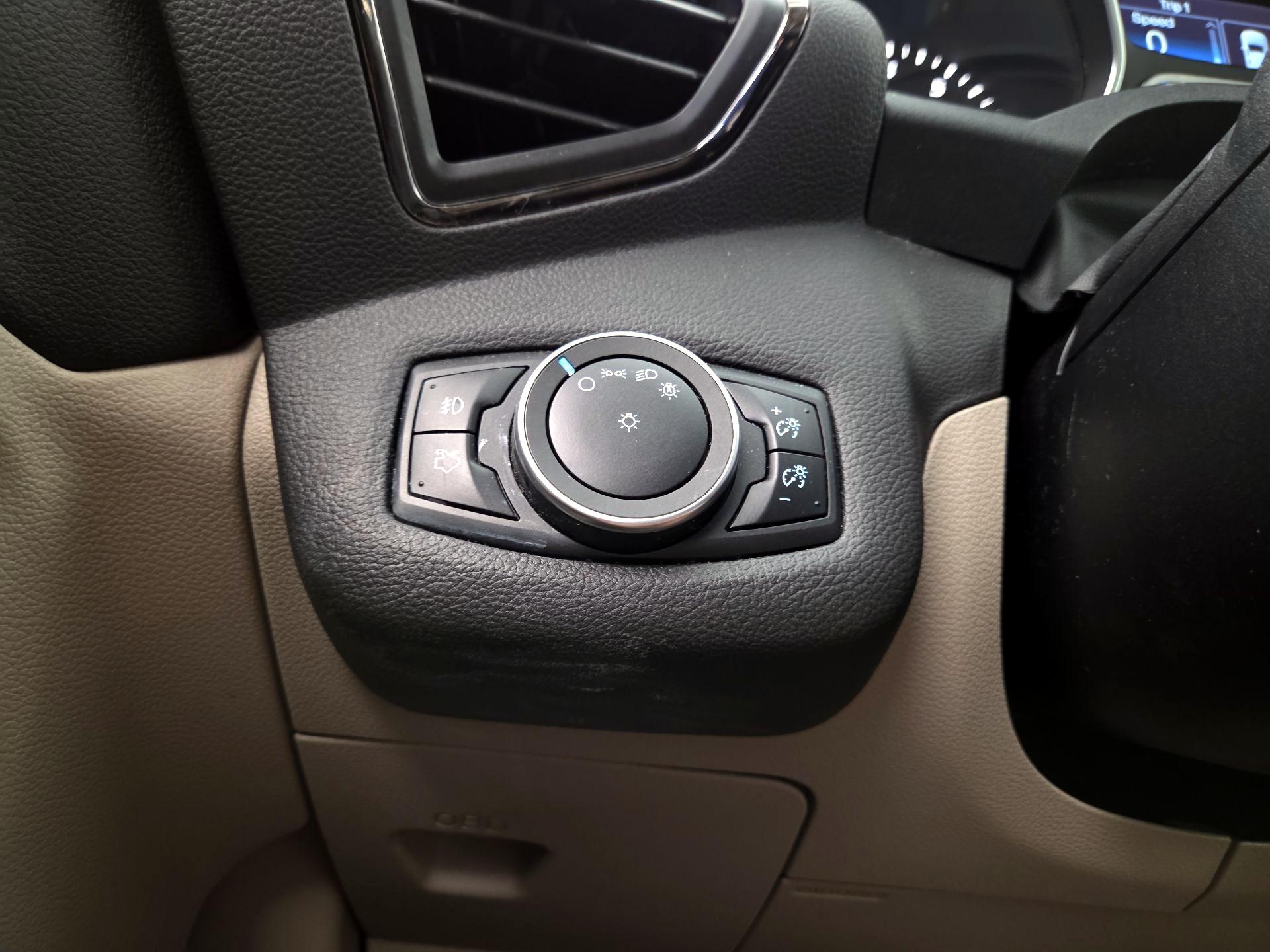 Thumbnail: 2016 Ford Escape - 13