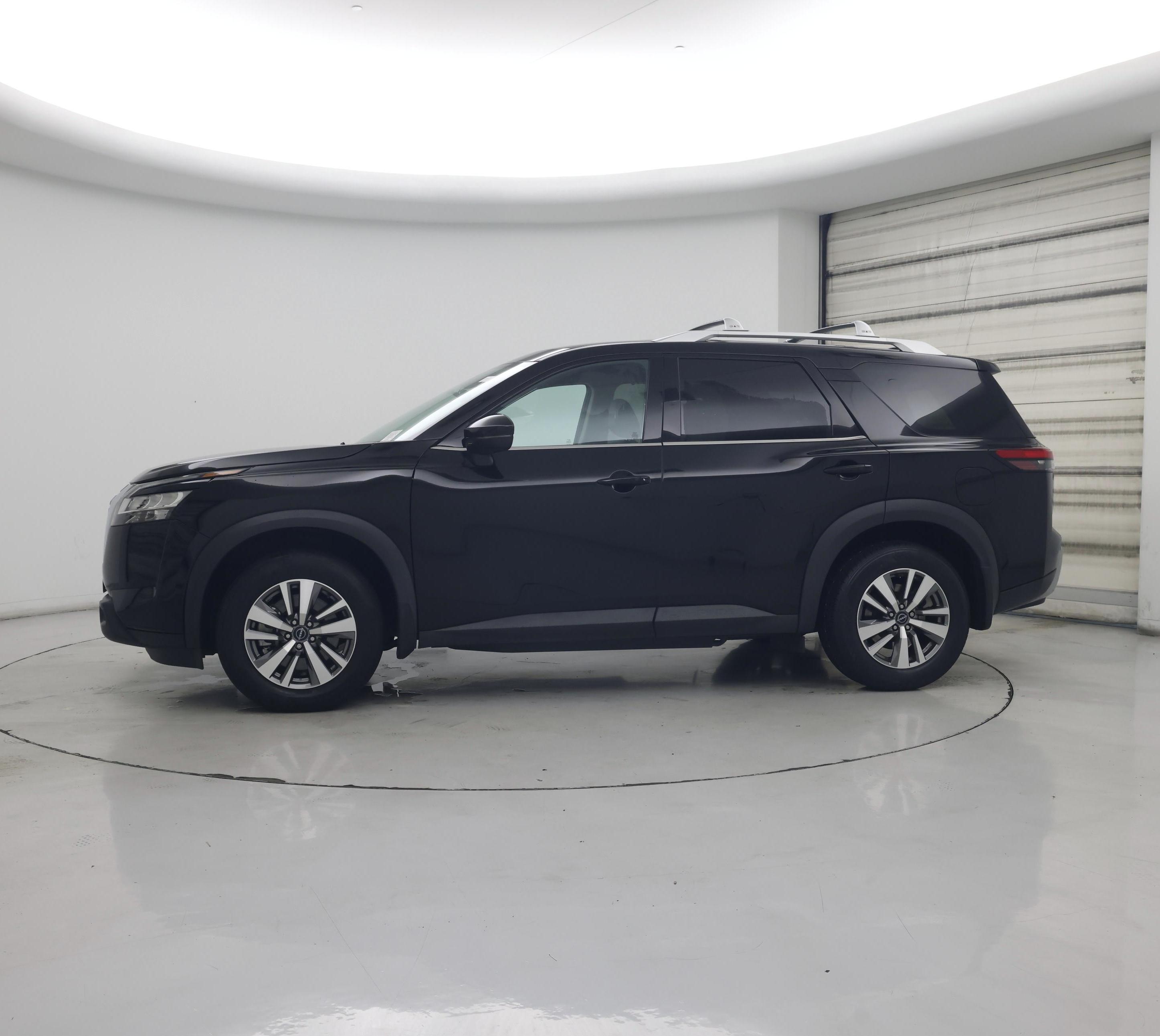 Thumbnail: 2023 Nissan Pathfinder - 3