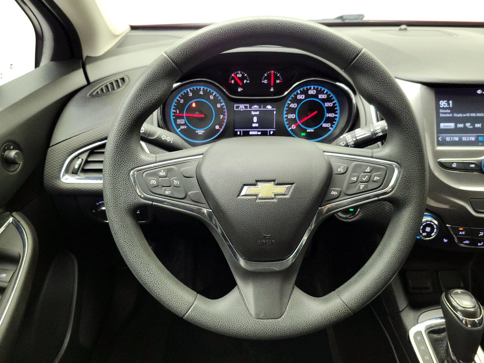 Thumbnail: 2017 Chevrolet Cruze - 10