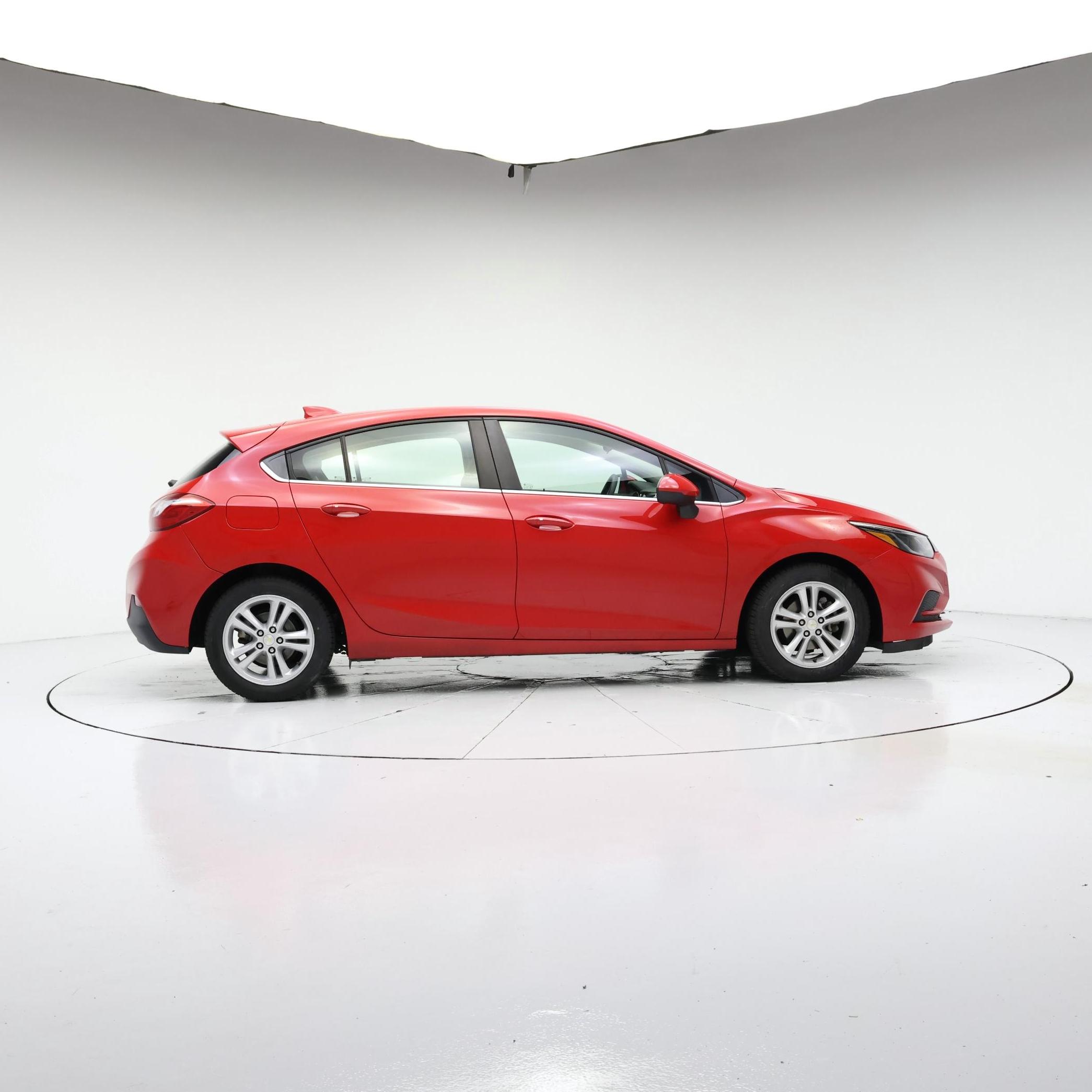 Thumbnail: 2017 Chevrolet Cruze - 3