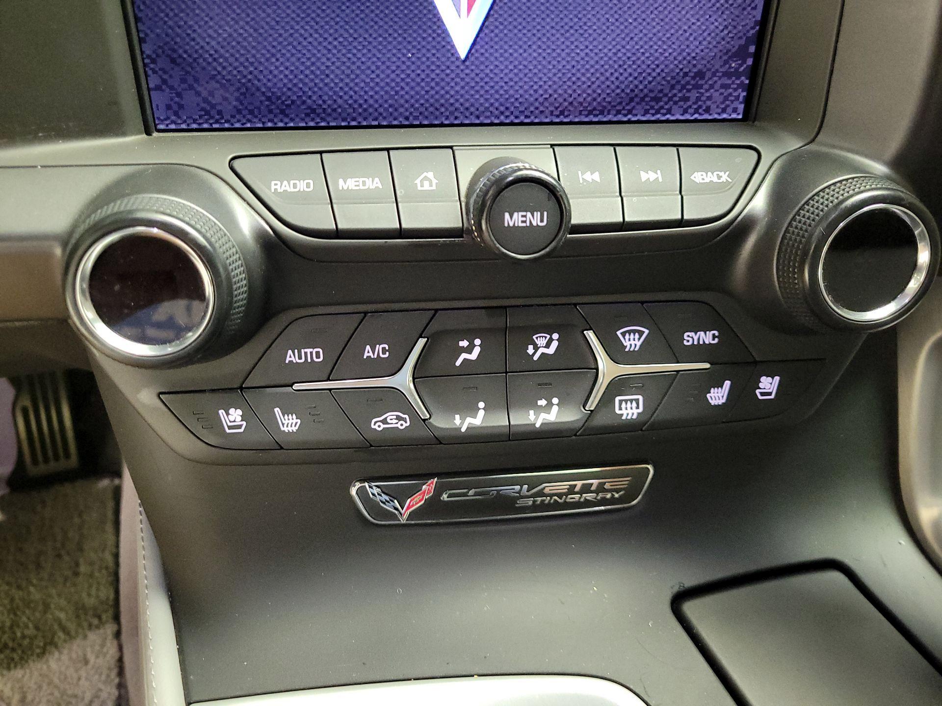 Thumbnail: 2015 Chevrolet Corvette - 17