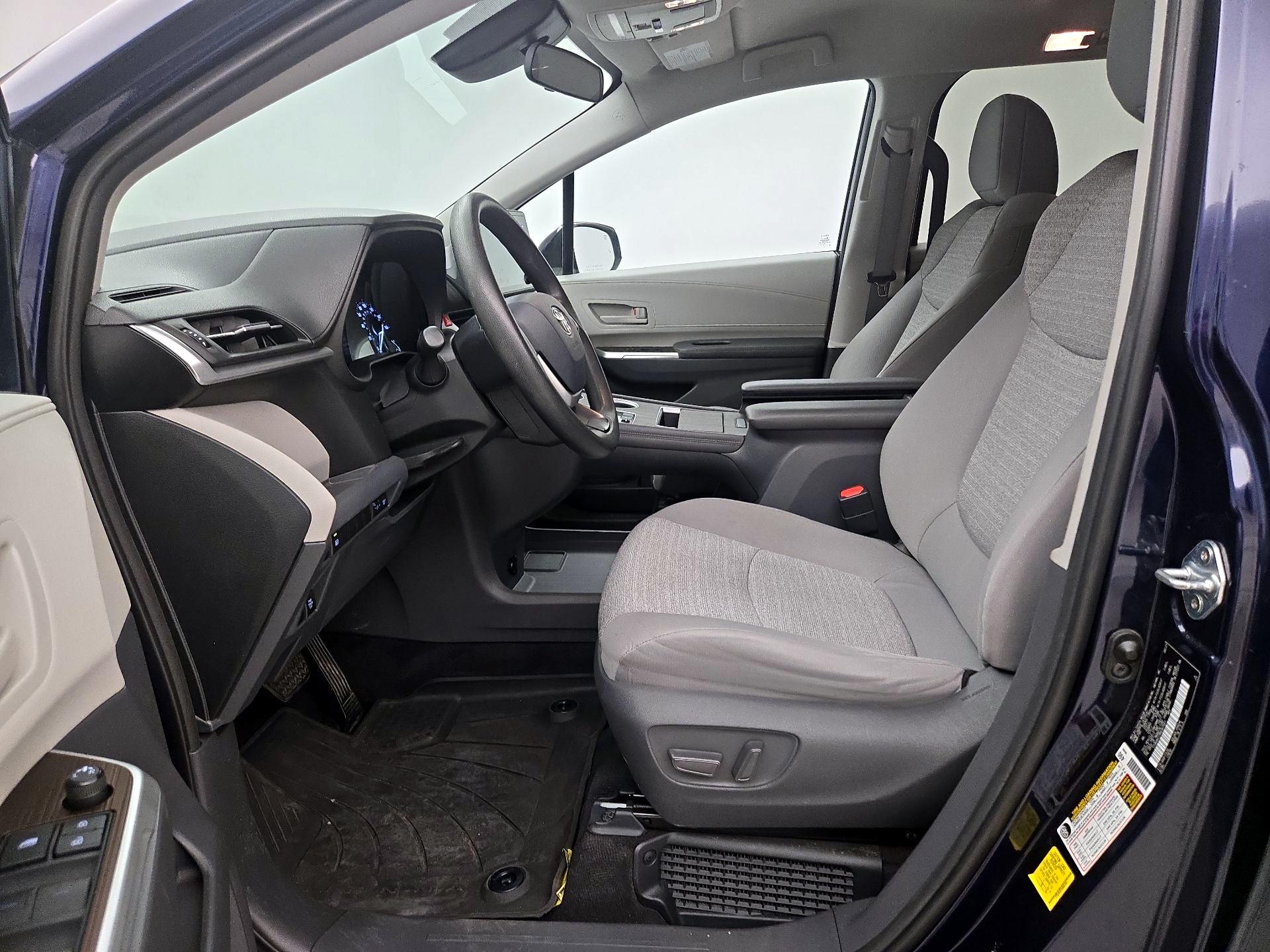 Thumbnail: 2021 Toyota Sienna - 11