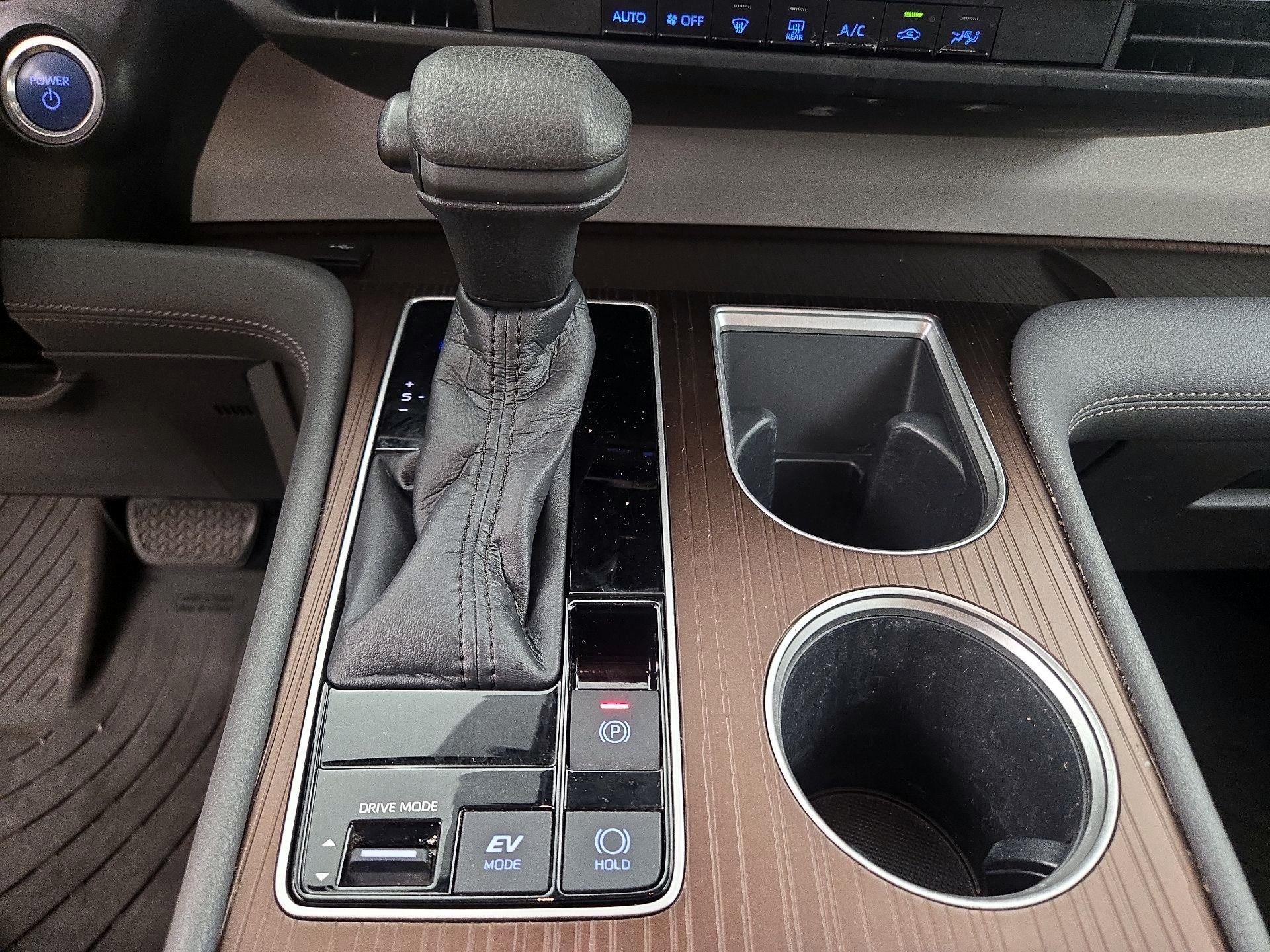 Thumbnail: 2021 Toyota Sienna - 17