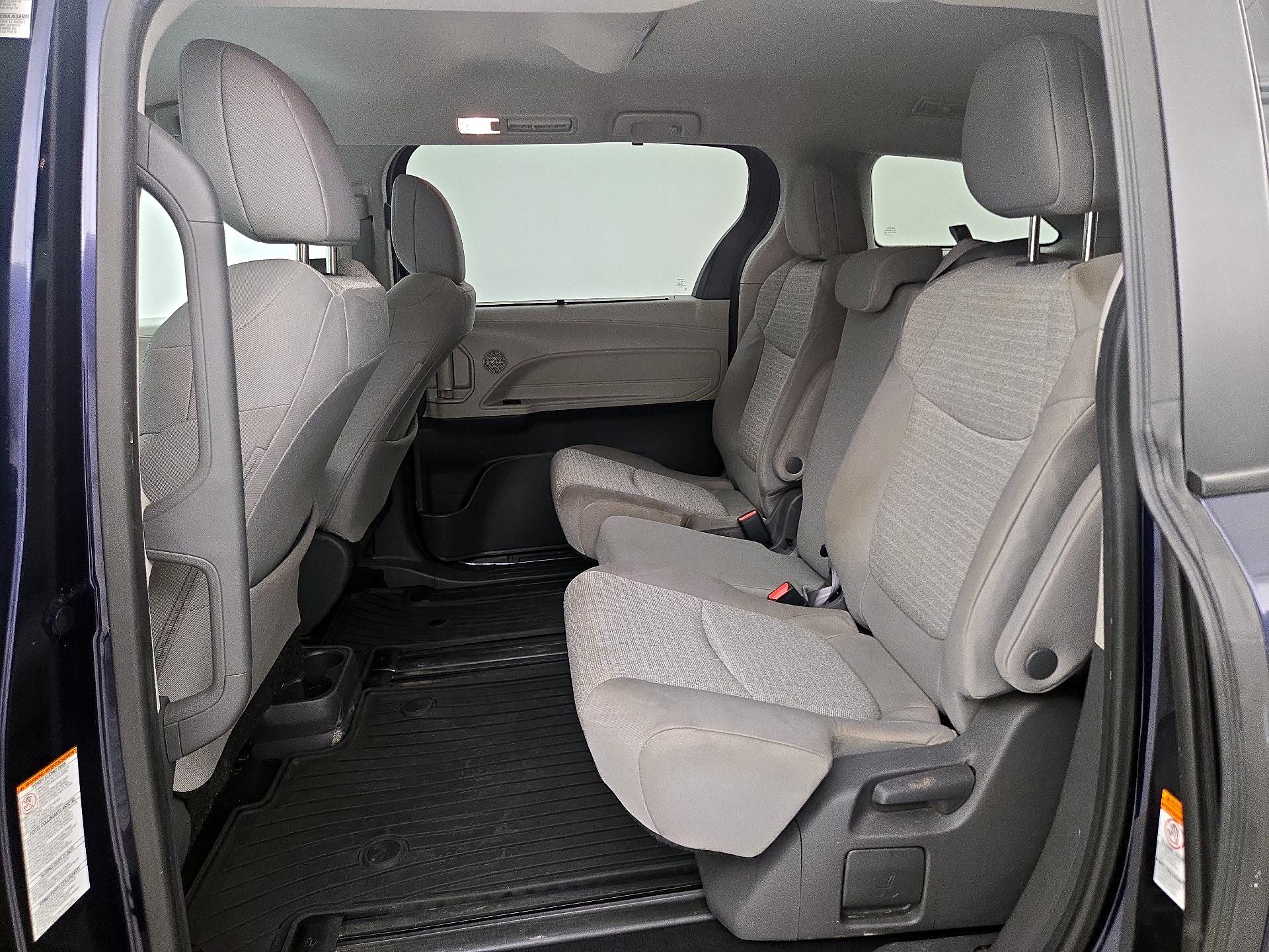 Thumbnail: 2021 Toyota Sienna - 19