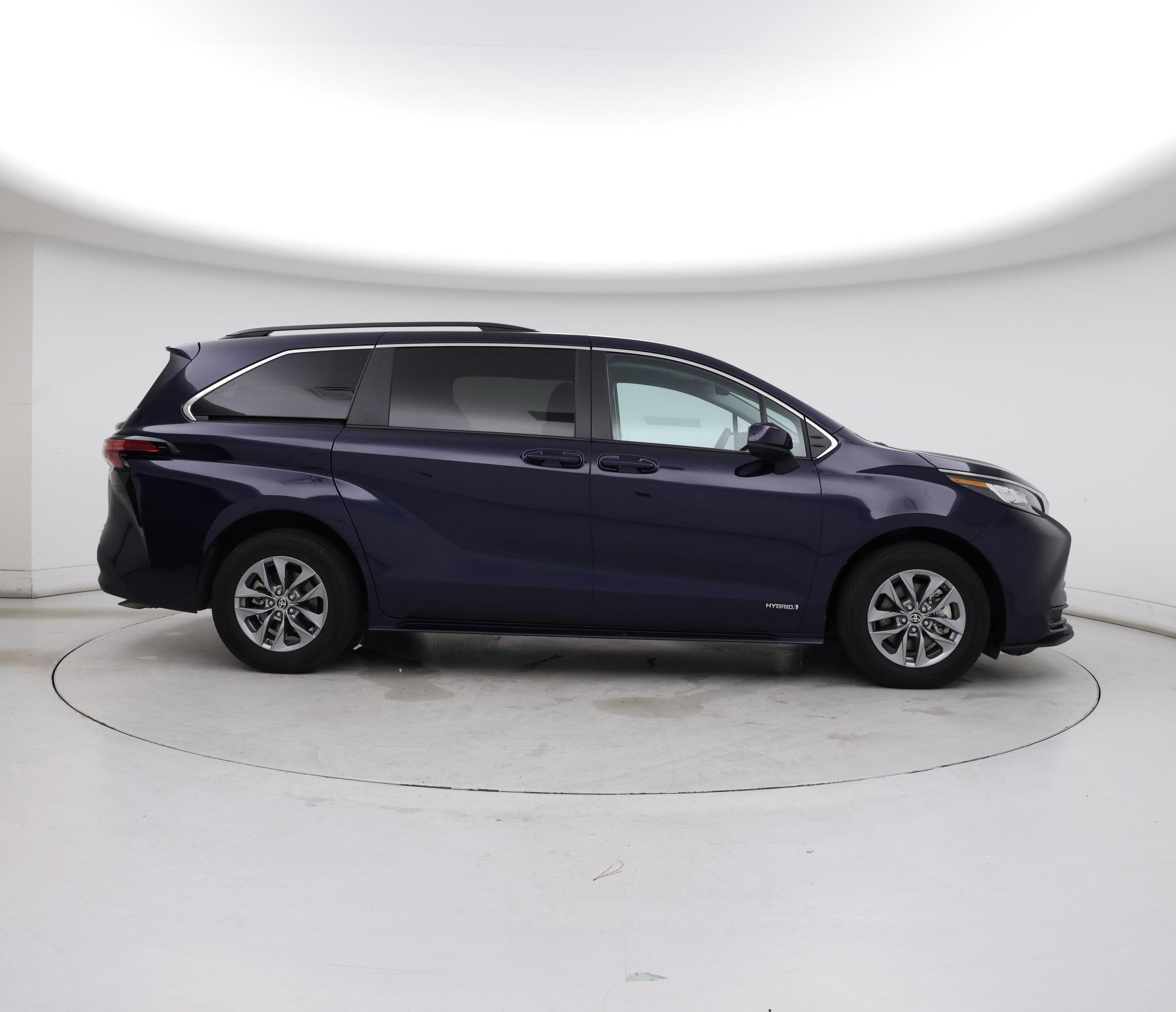 Thumbnail: 2021 Toyota Sienna - 7