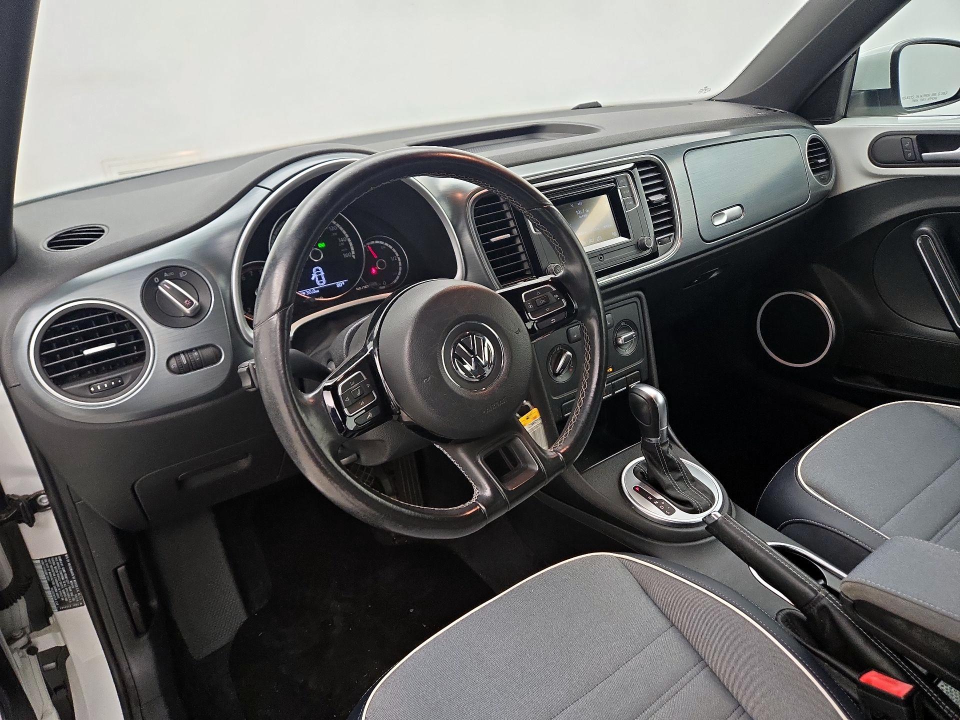 Thumbnail: 2016 Volkswagen Beetle - 9