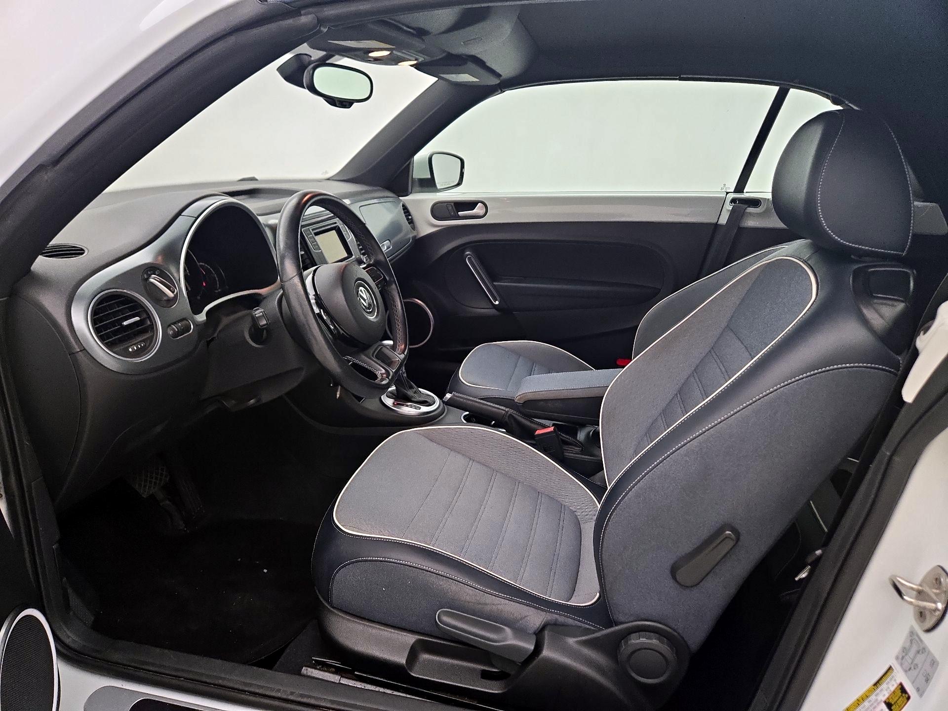 Thumbnail: 2016 Volkswagen Beetle - 11