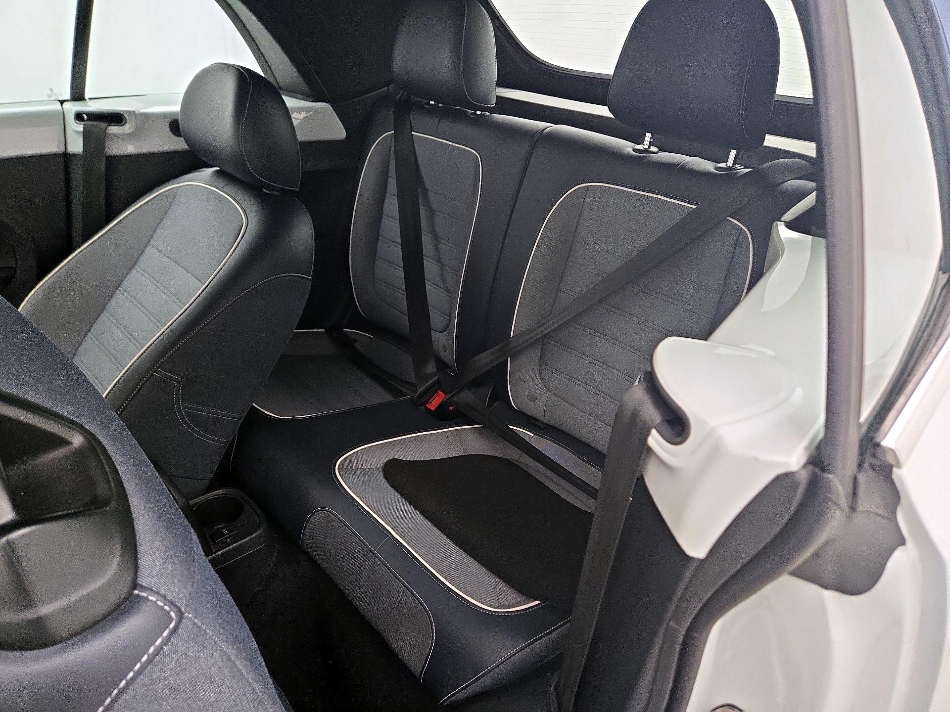 Thumbnail: 2016 Volkswagen Beetle - 18