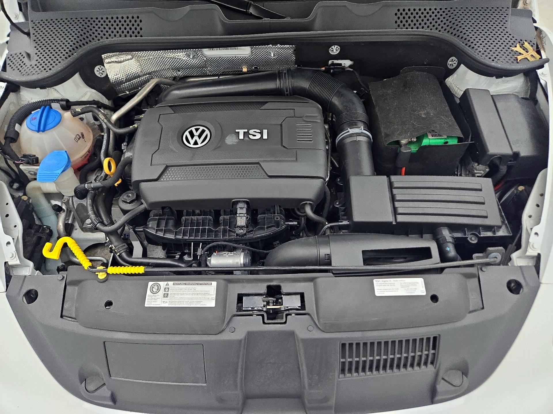 Thumbnail: 2016 Volkswagen Beetle - 20