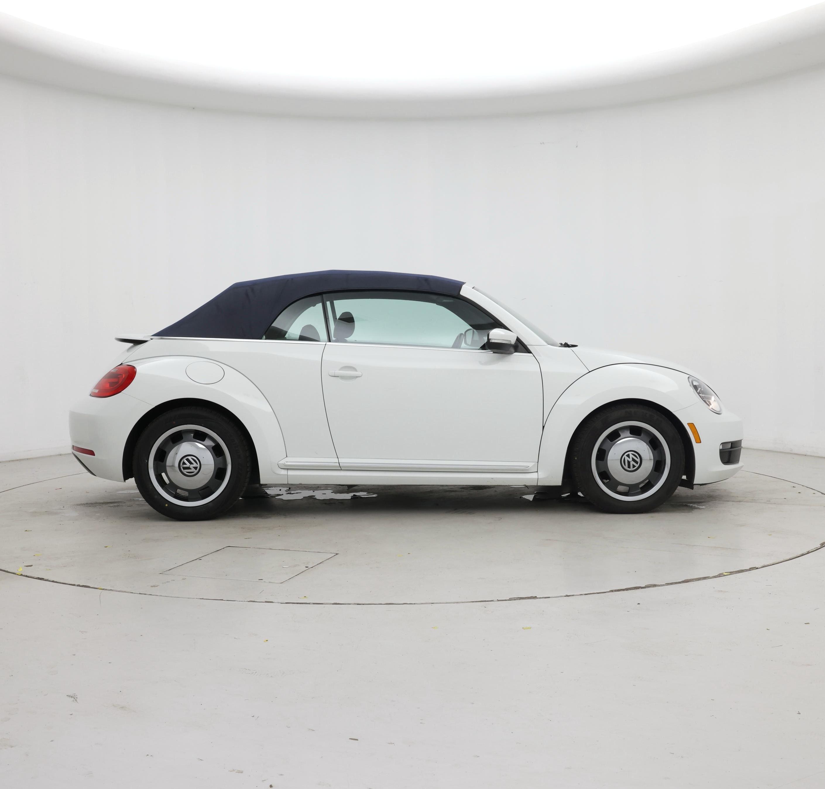 Thumbnail: 2016 Volkswagen Beetle - 7