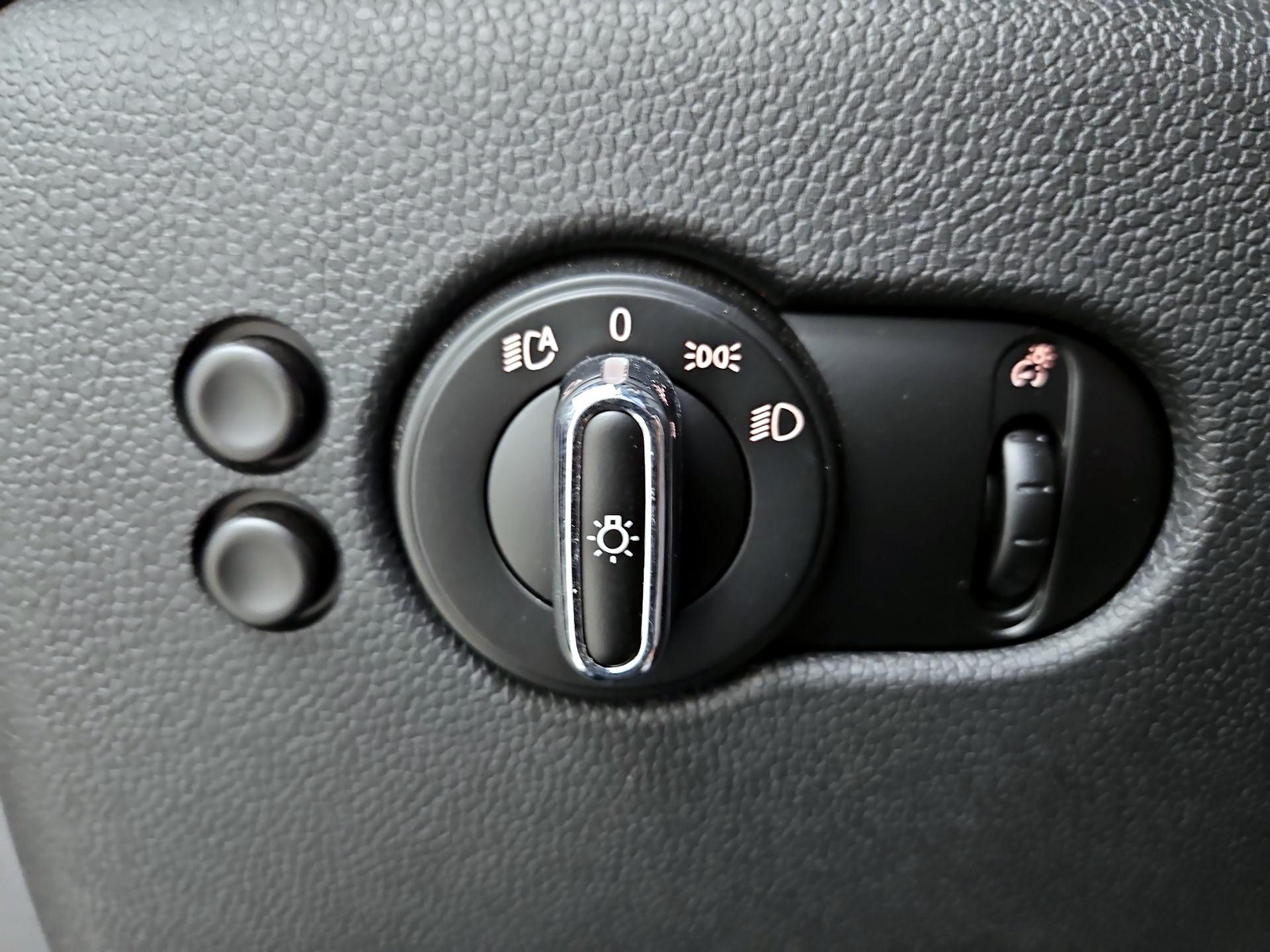 Thumbnail: 2020 MINI Cooper - 11