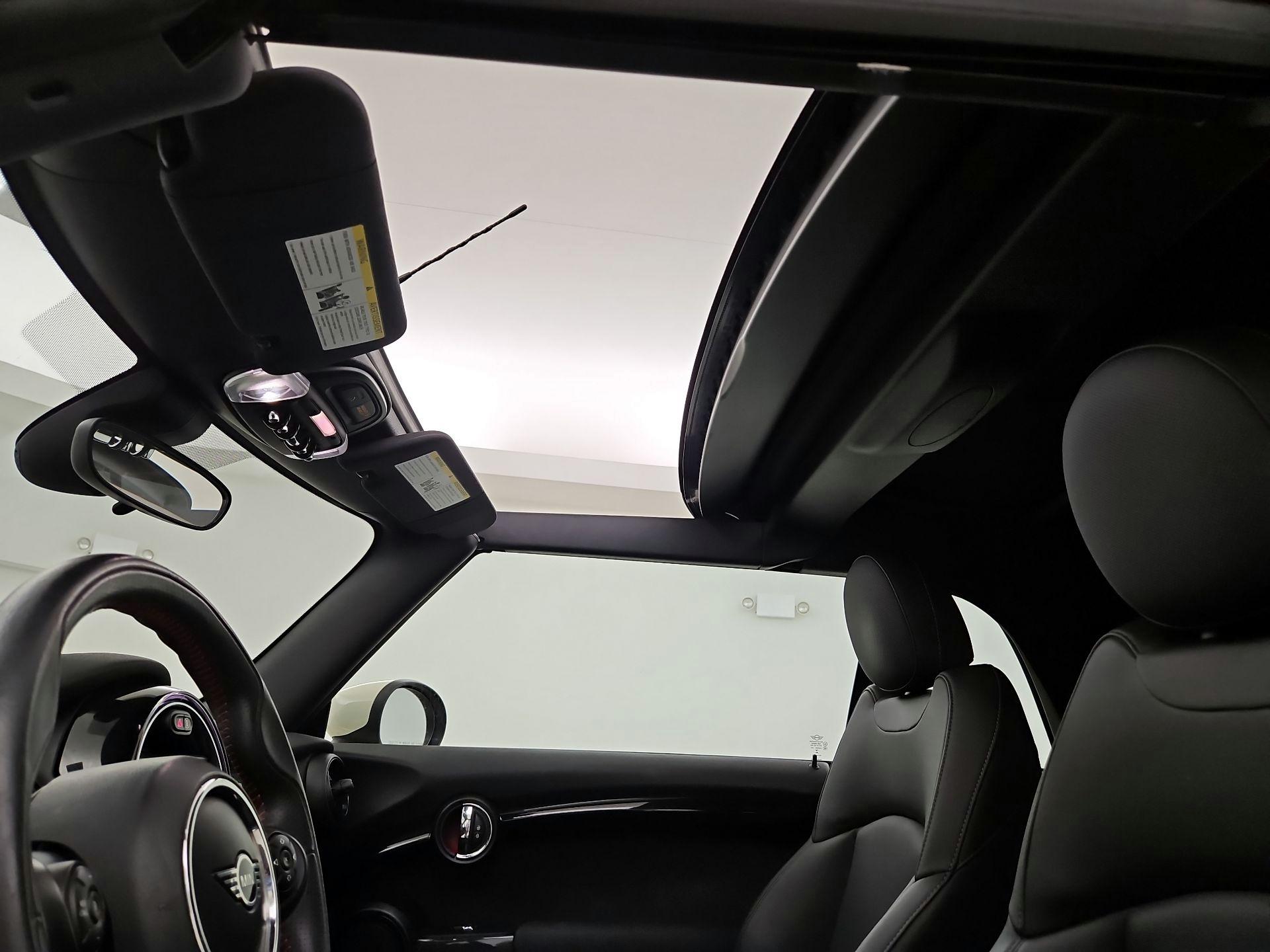 Thumbnail: 2020 MINI Cooper - 17