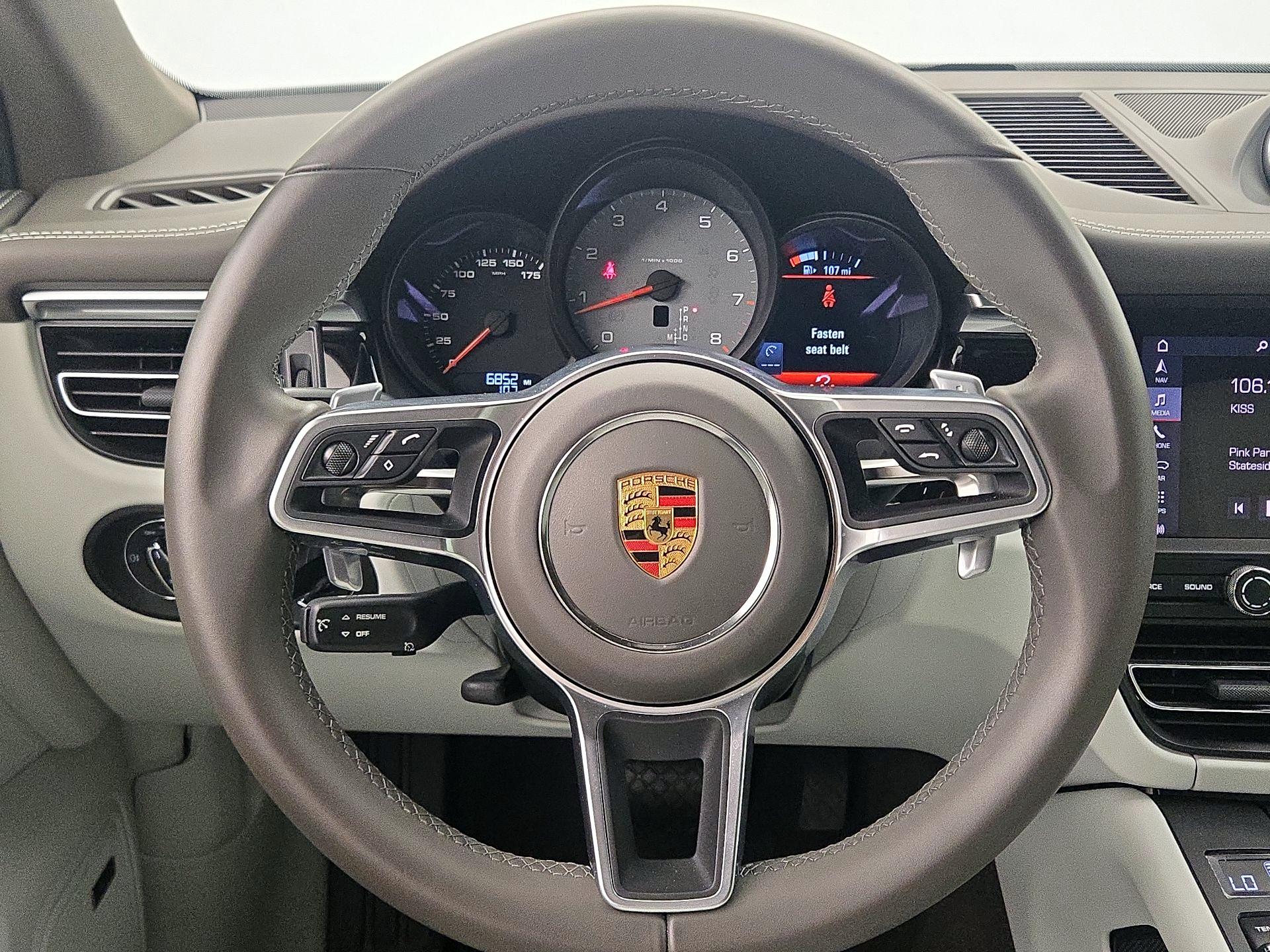 Thumbnail: 2021 Porsche Macan - 10