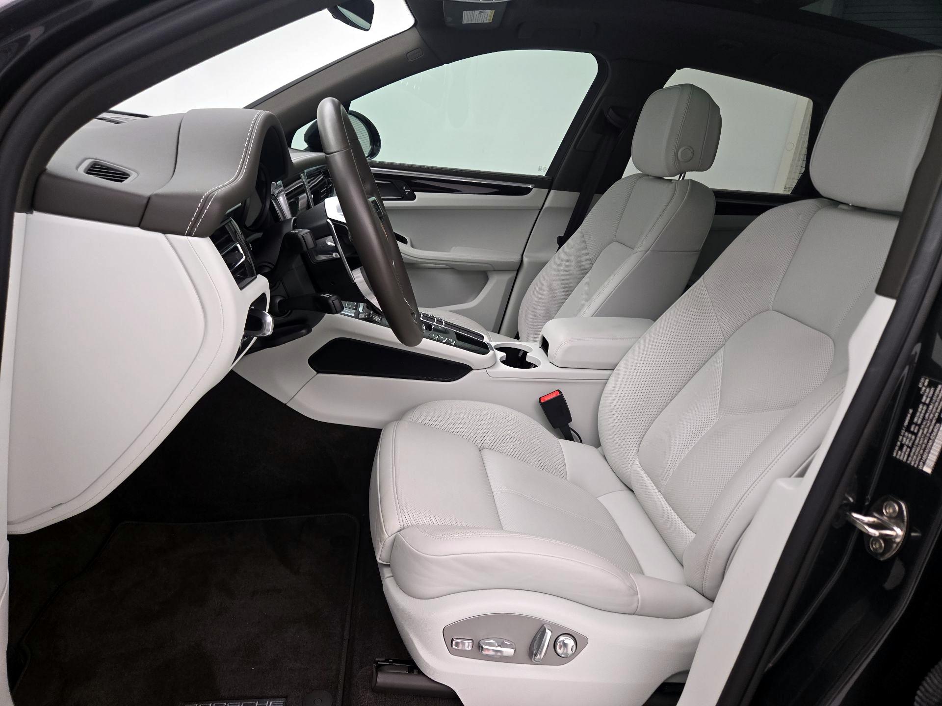 Thumbnail: 2021 Porsche Macan - 11