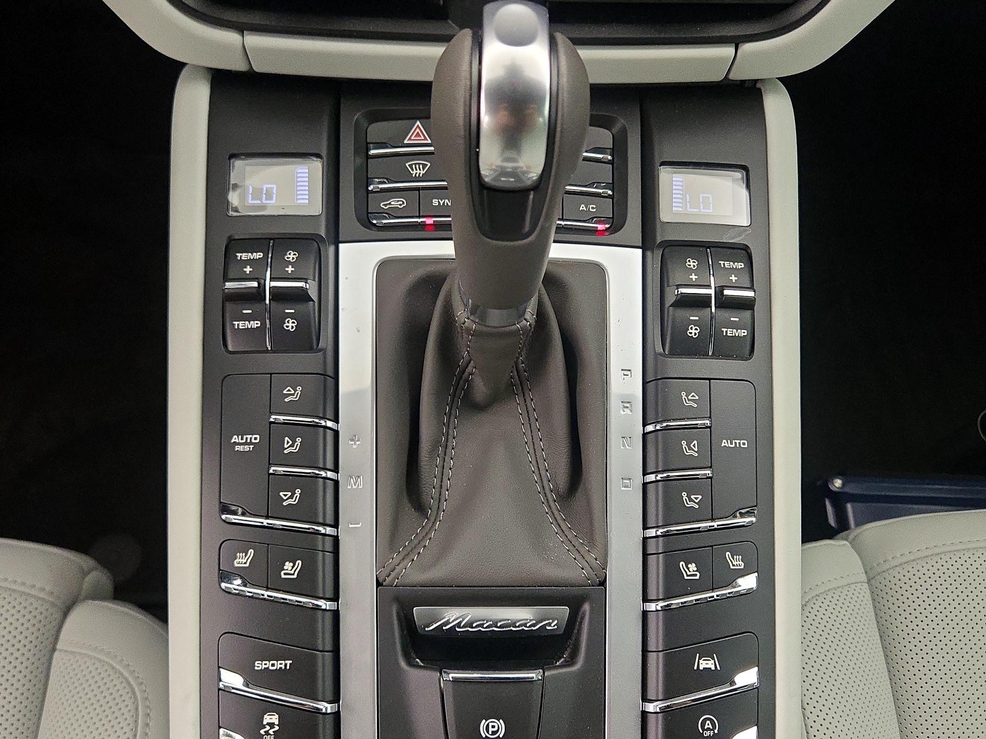Thumbnail: 2021 Porsche Macan - 18