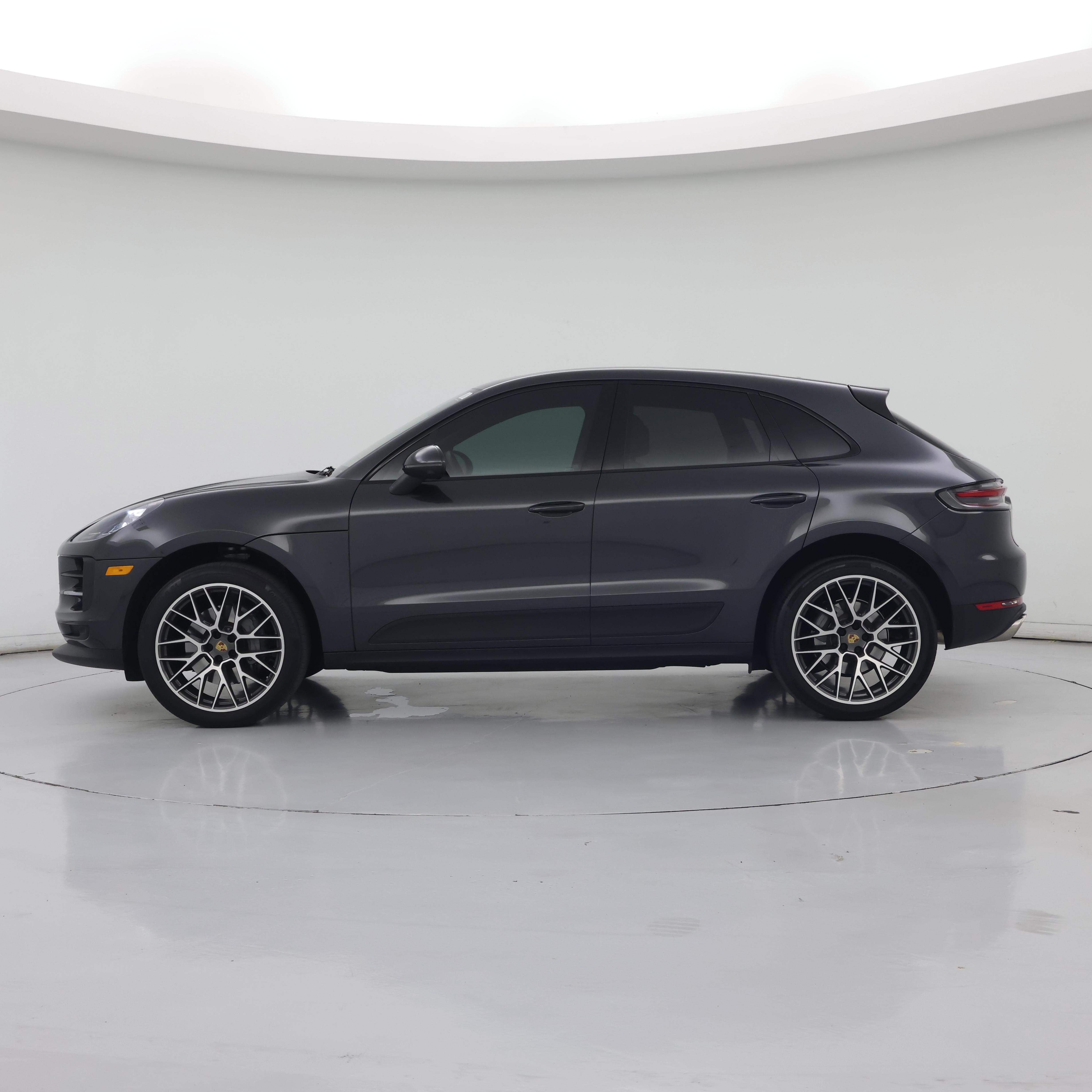 Thumbnail: 2021 Porsche Macan - 3