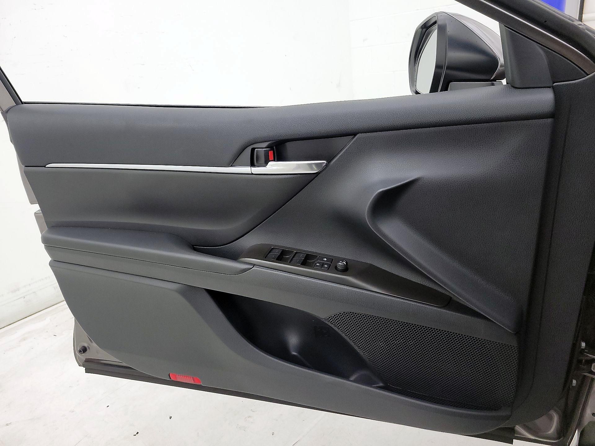 Thumbnail: 2022 Toyota Camry - 12