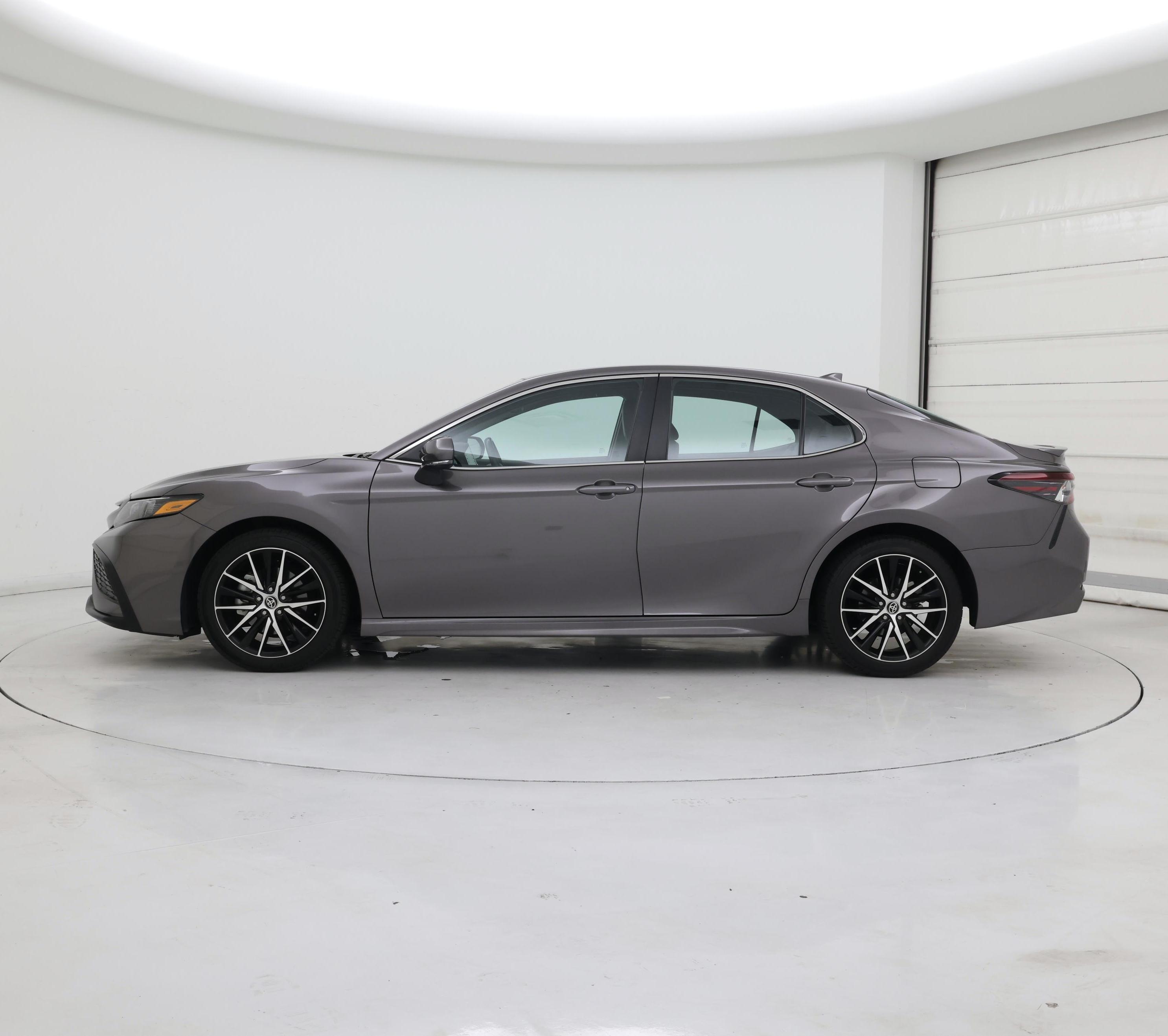 Thumbnail: 2022 Toyota Camry - 3