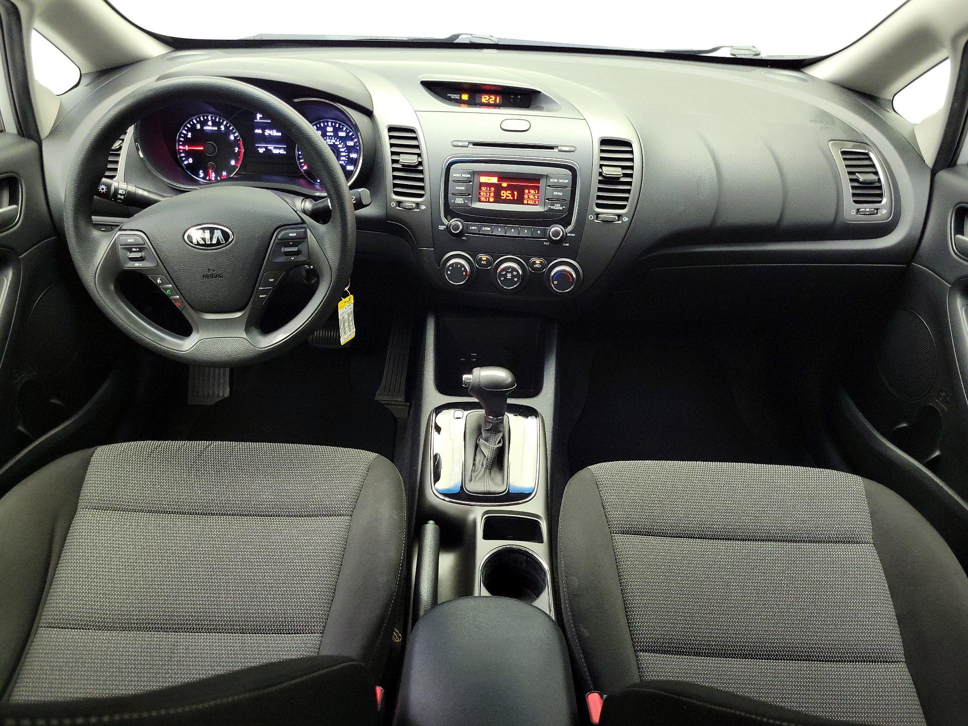 Thumbnail: 2017 Kia Forte - 9