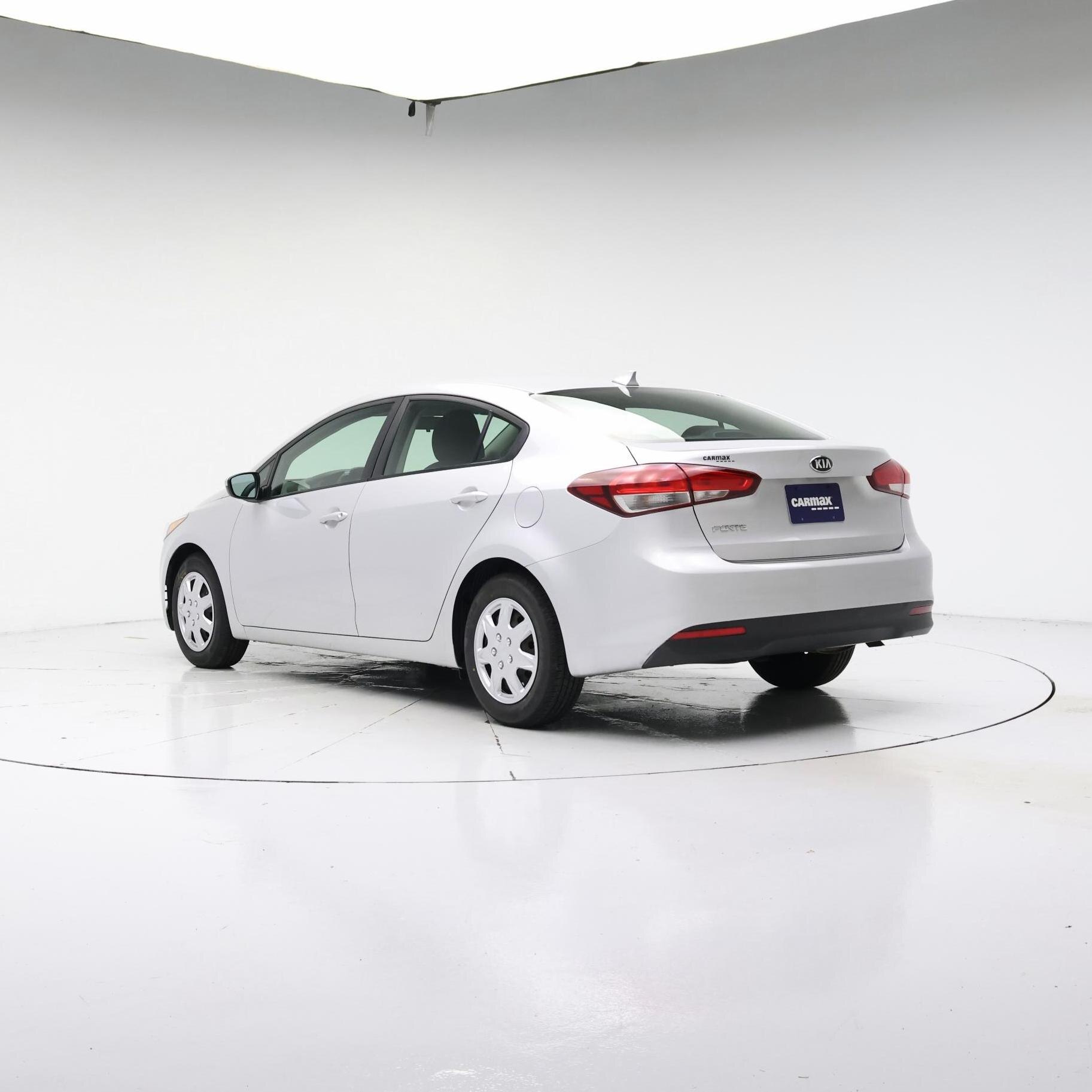 Thumbnail: 2017 Kia Forte - 2