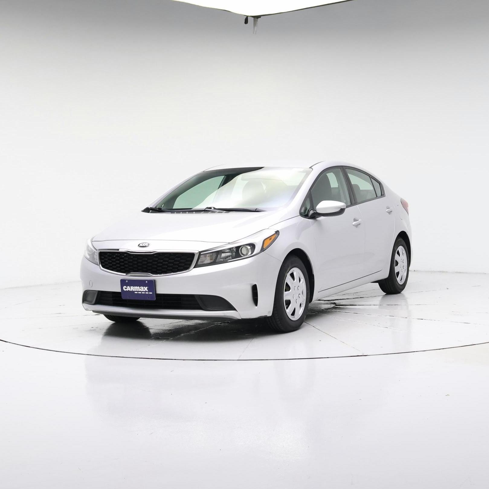 Thumbnail: 2017 Kia Forte - 4