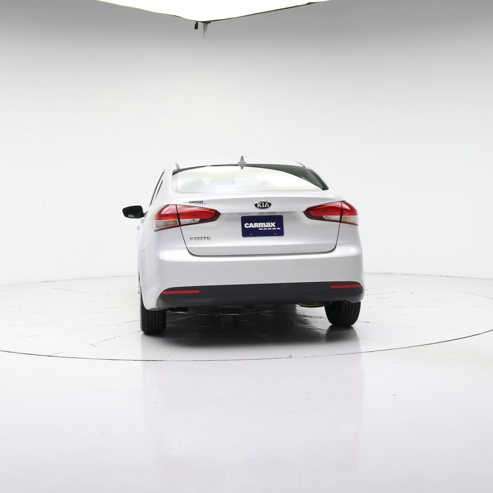 Thumbnail: 2017 Kia Forte - 6