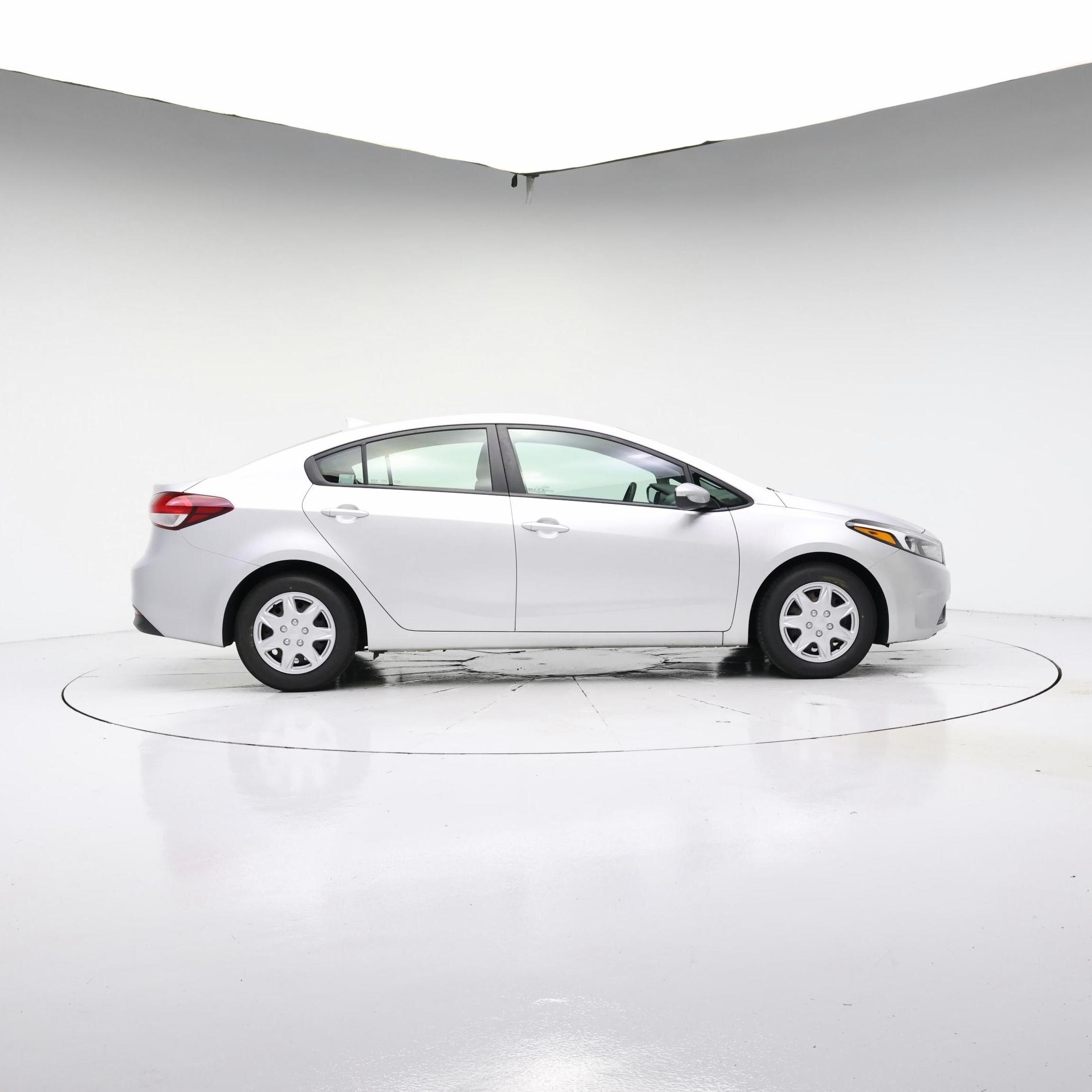 Thumbnail: 2017 Kia Forte - 7