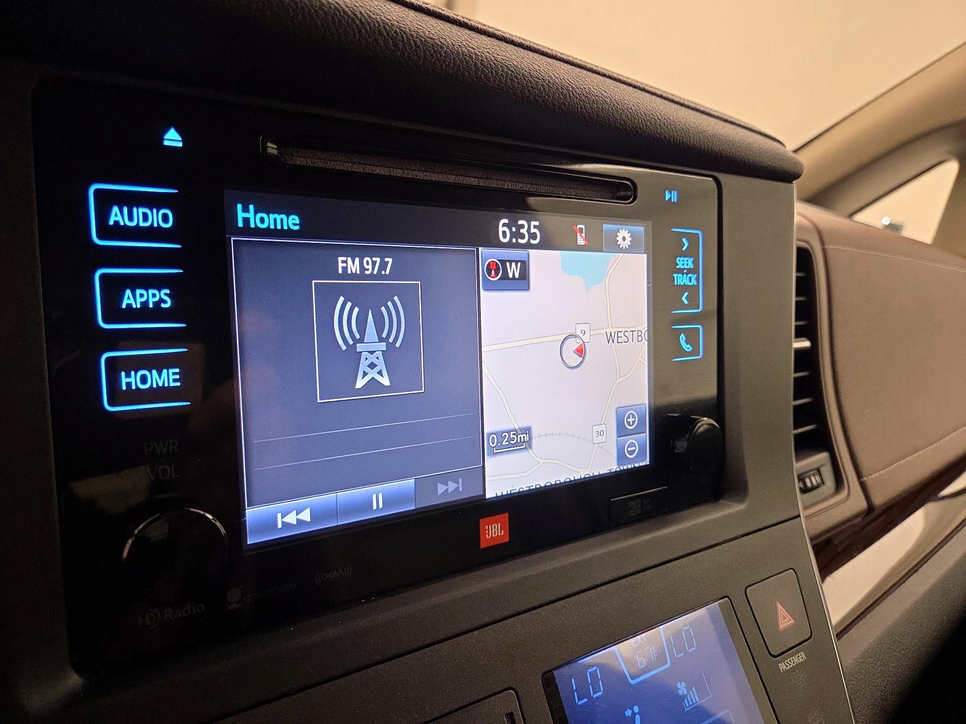 Thumbnail: 2017 Toyota Sienna - 16