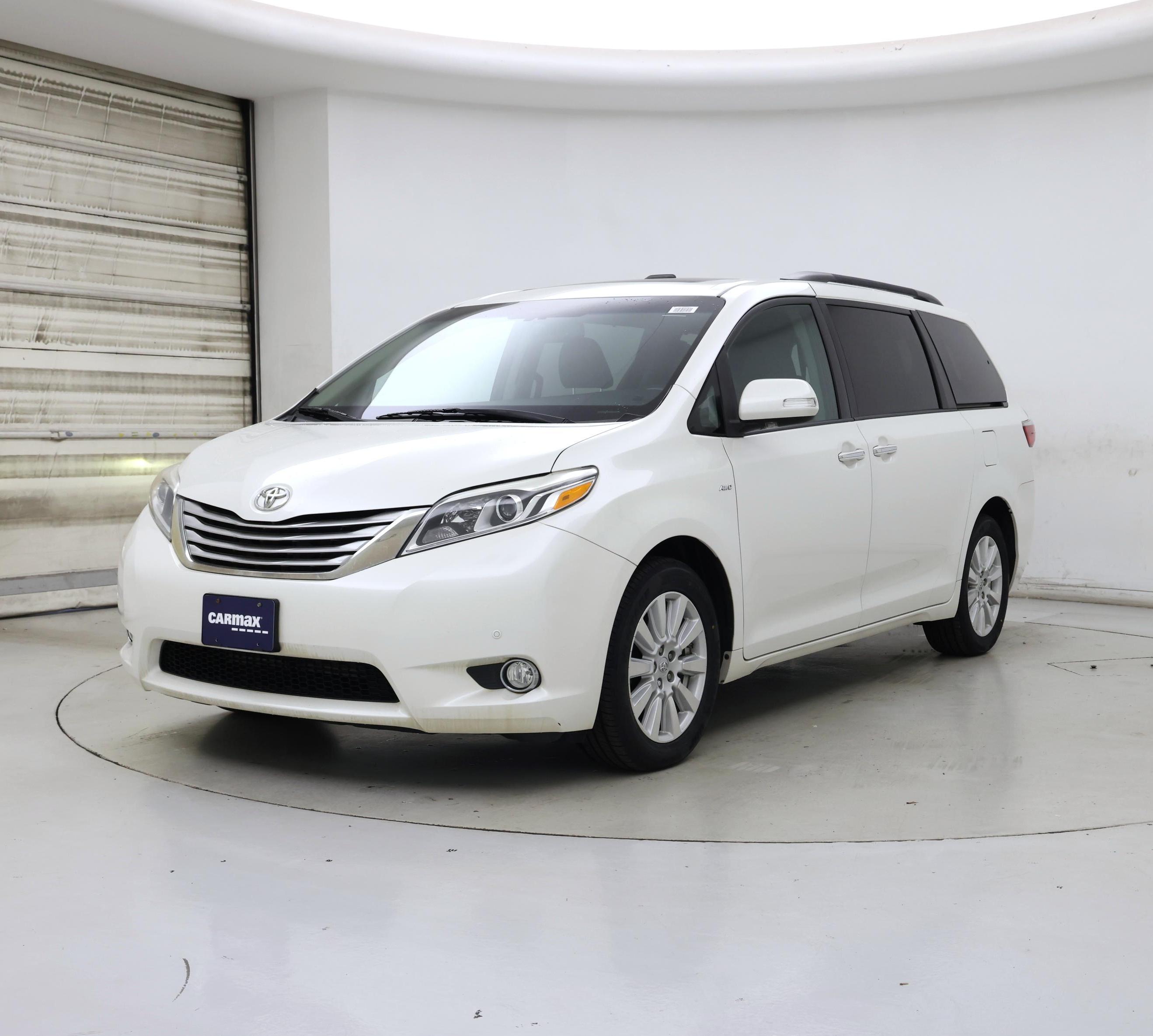 Thumbnail: 2017 Toyota Sienna - 4