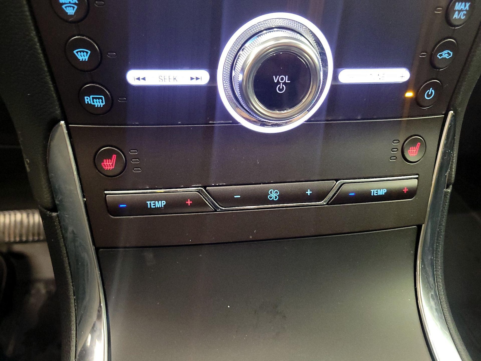 2020 Ford Edge Titanium - Photo 15