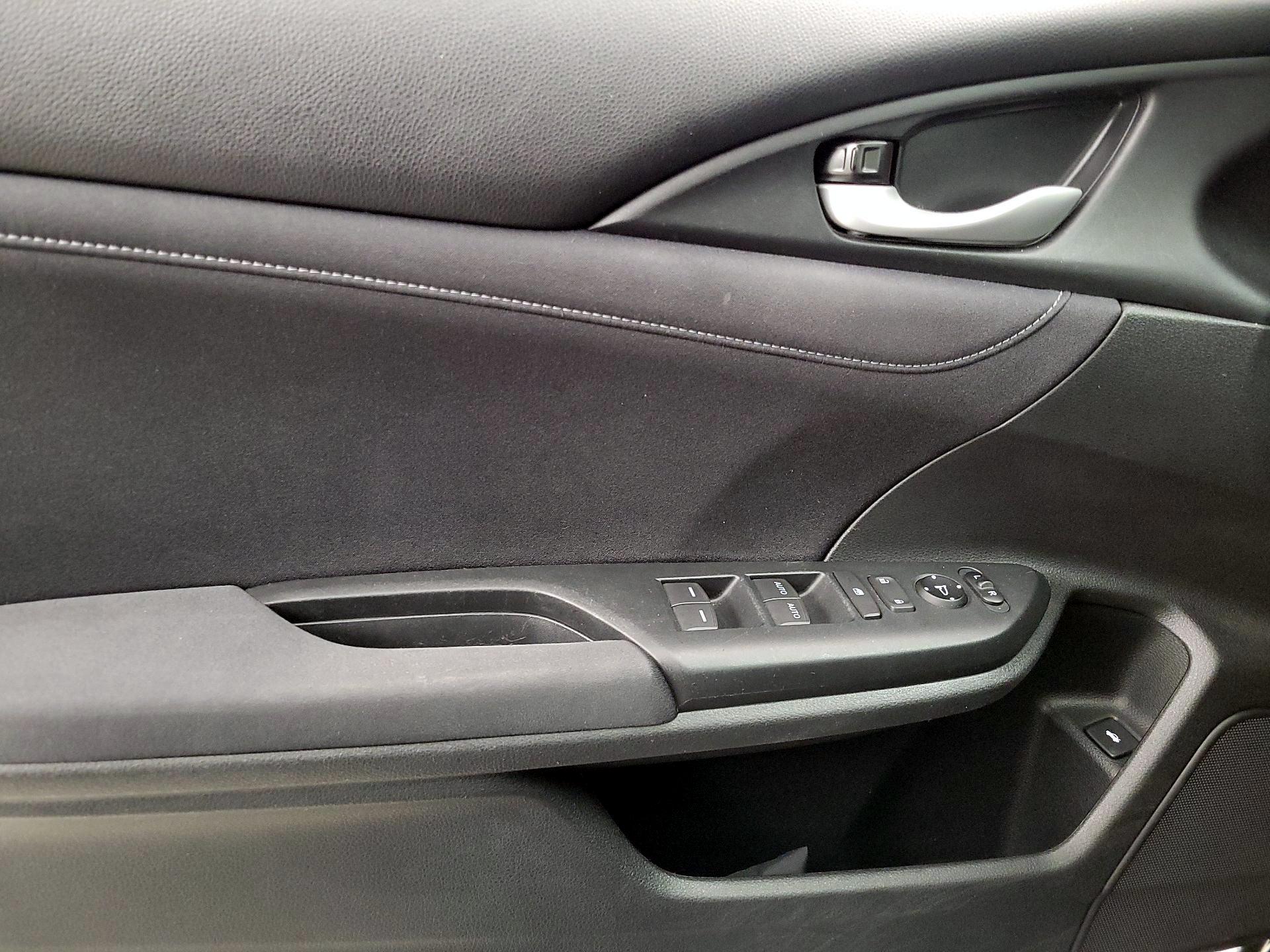 Thumbnail: 2019 Honda Insight - 12