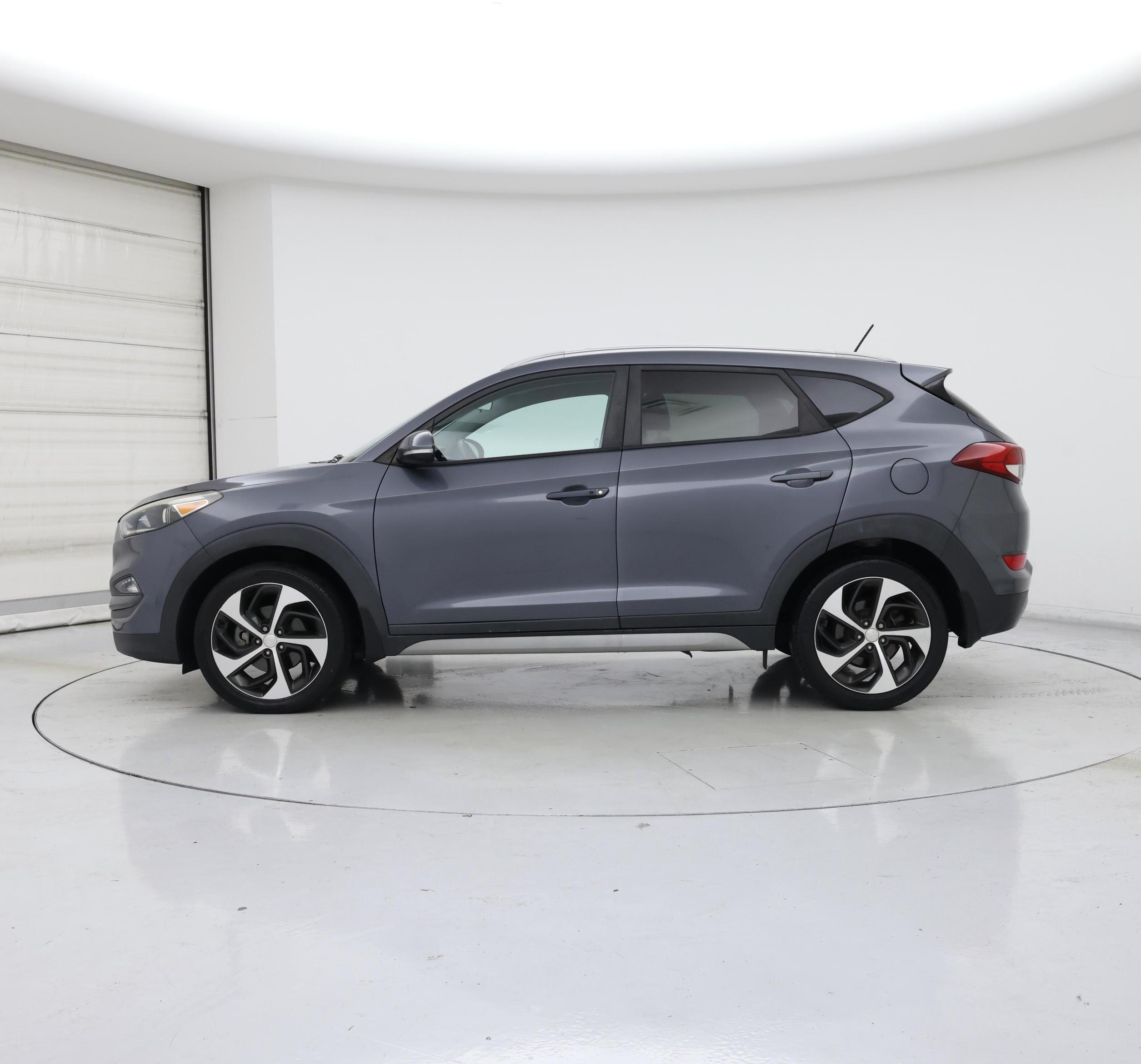 Thumbnail: 2017 Hyundai Tucson - 3