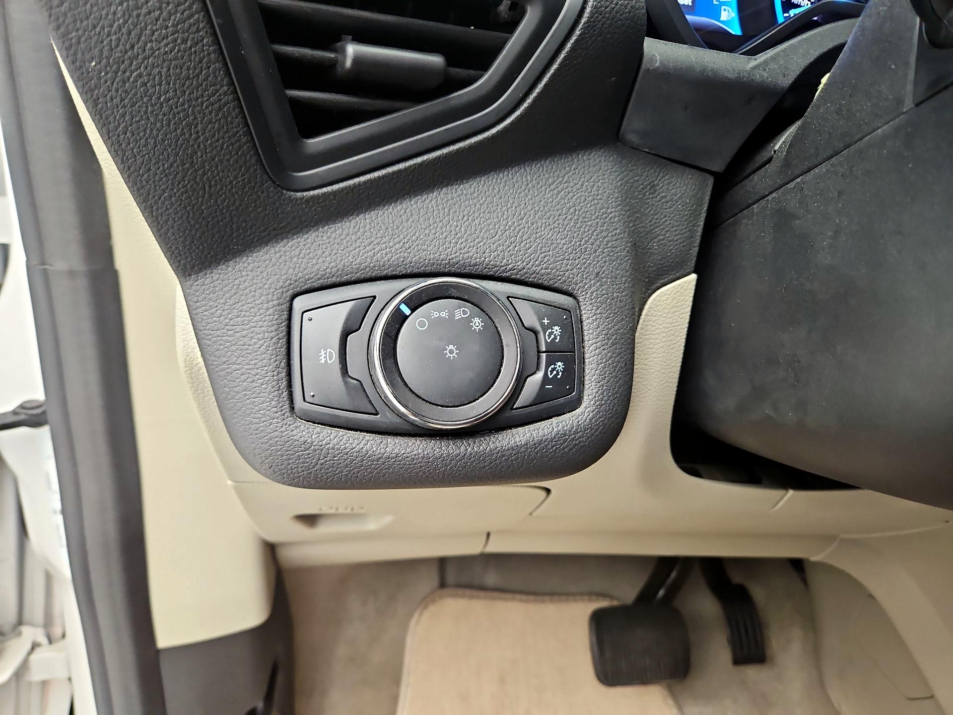 Thumbnail: 2014 Ford C-Max - 13