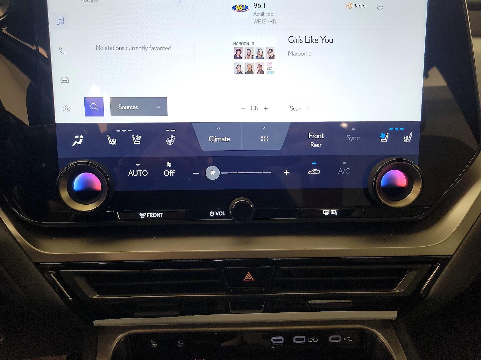 2025 Lexus TX Premium - Photo 17