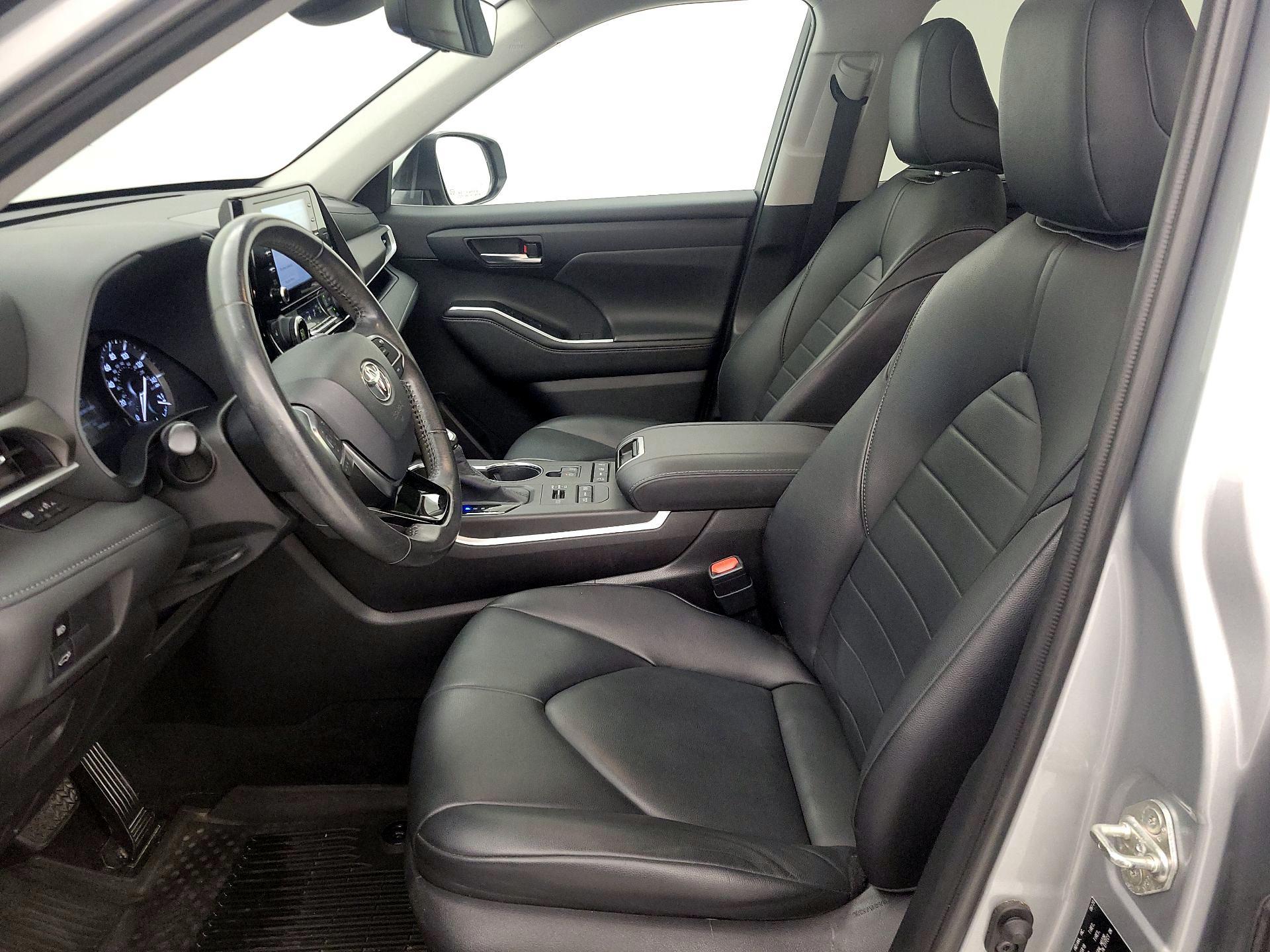 Thumbnail: 2020 Toyota Highlander - 11