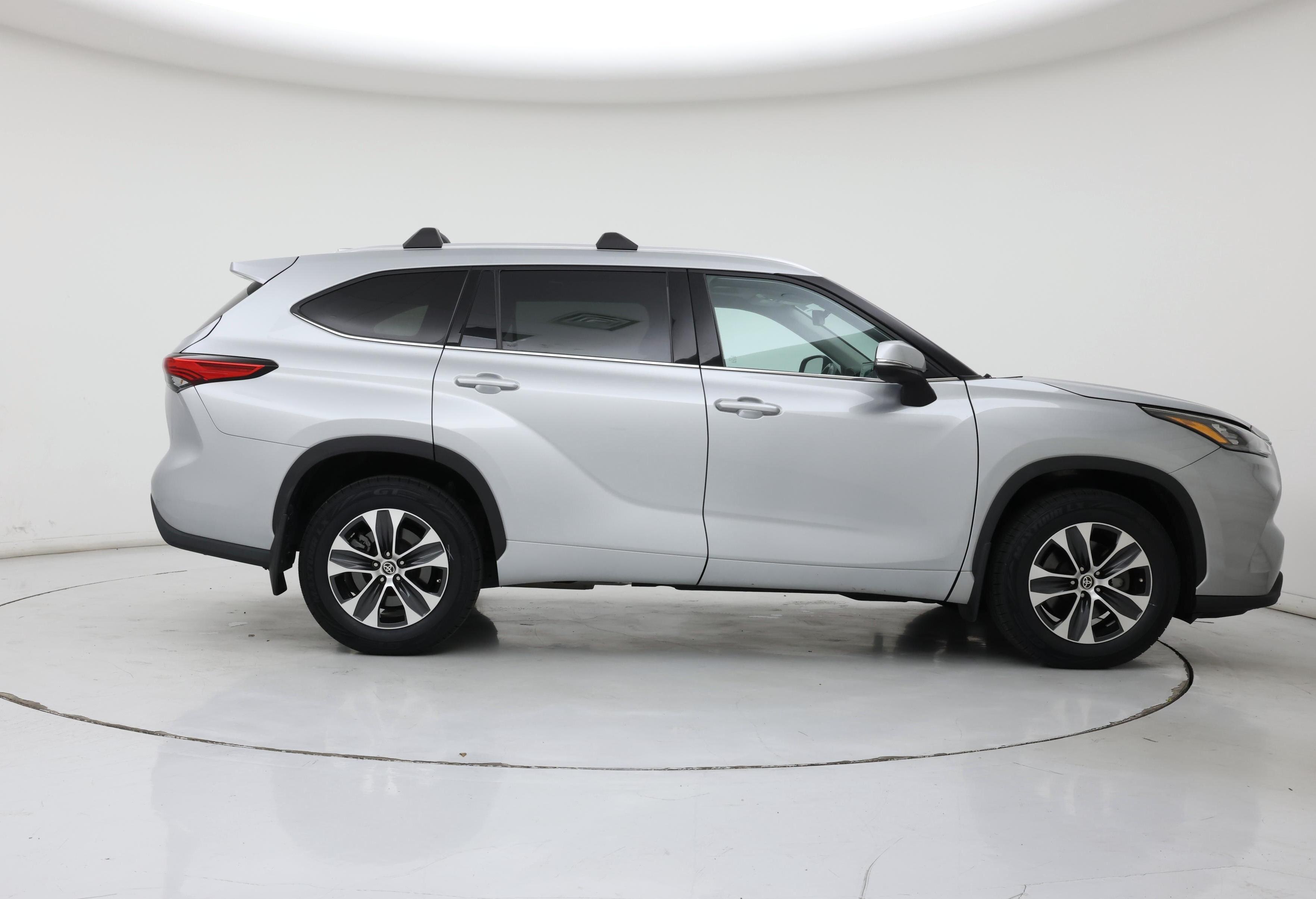 Thumbnail: 2020 Toyota Highlander - 7