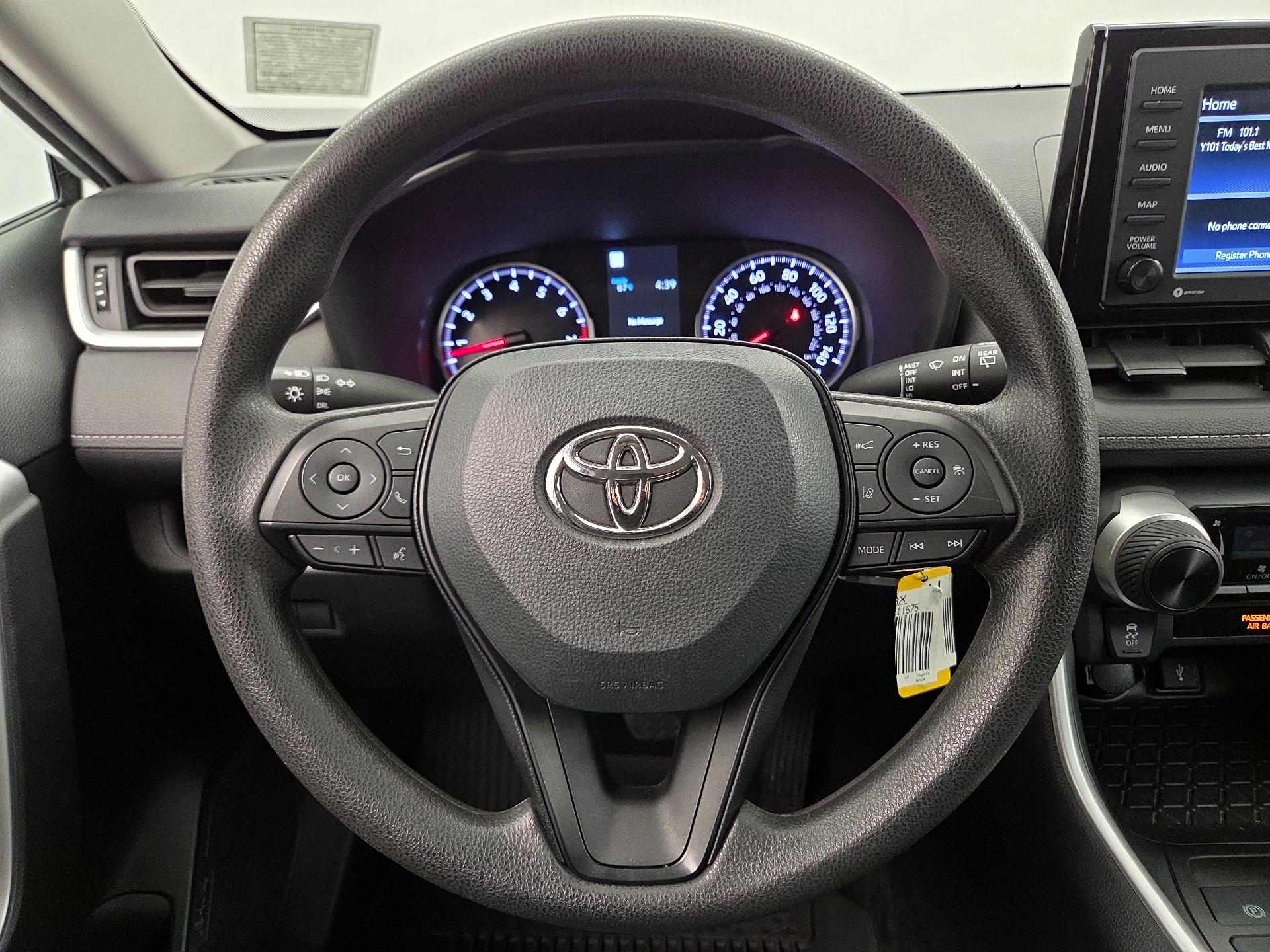Thumbnail: 2022 Toyota RAV4 - 10