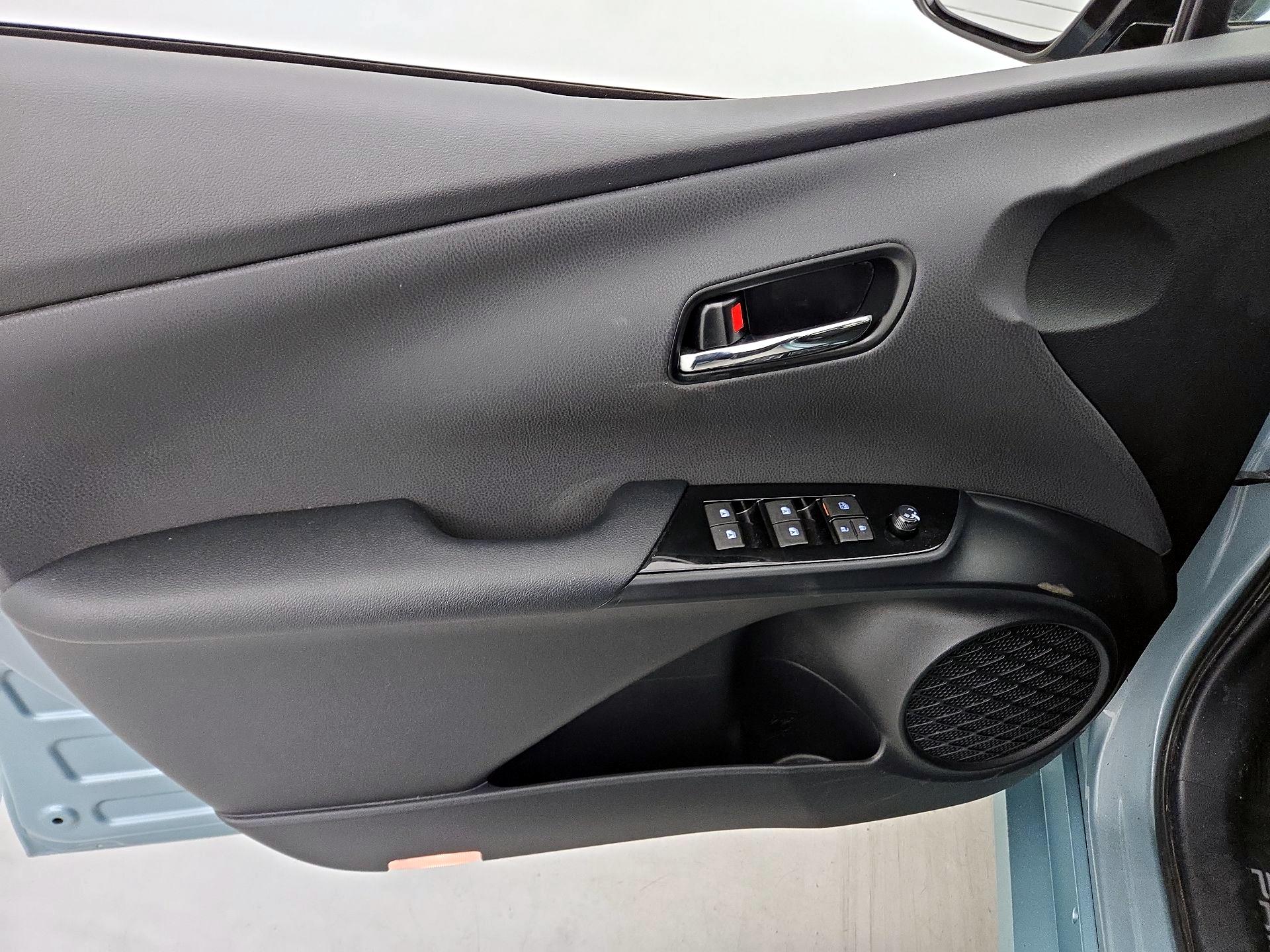 Thumbnail: 2016 Toyota Prius - 12