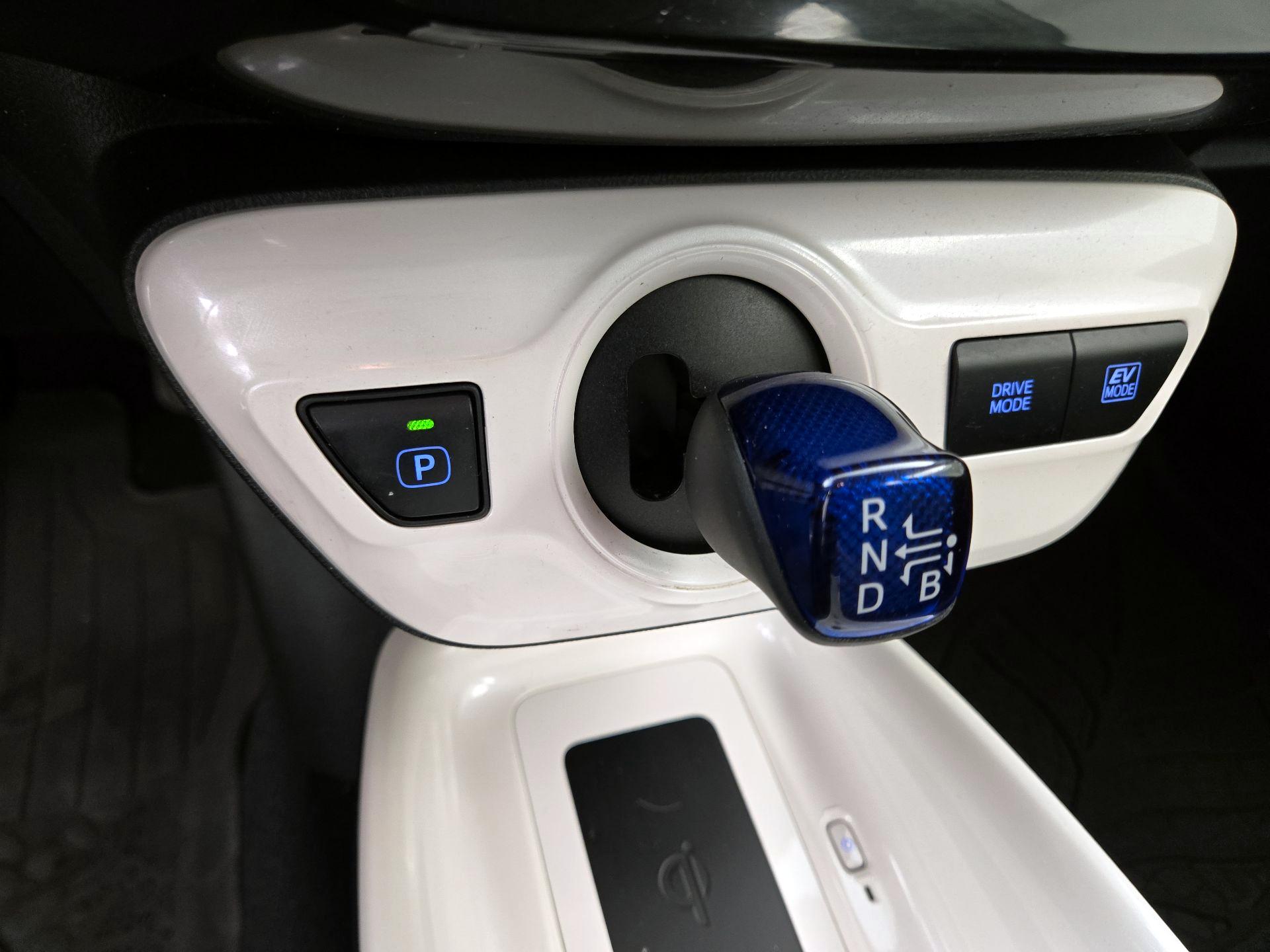 Thumbnail: 2016 Toyota Prius - 17