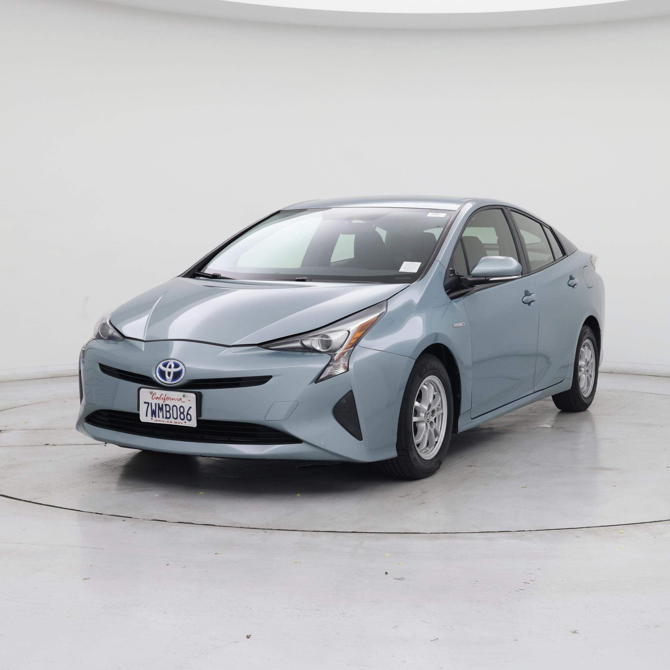 Thumbnail: 2016 Toyota Prius - 4