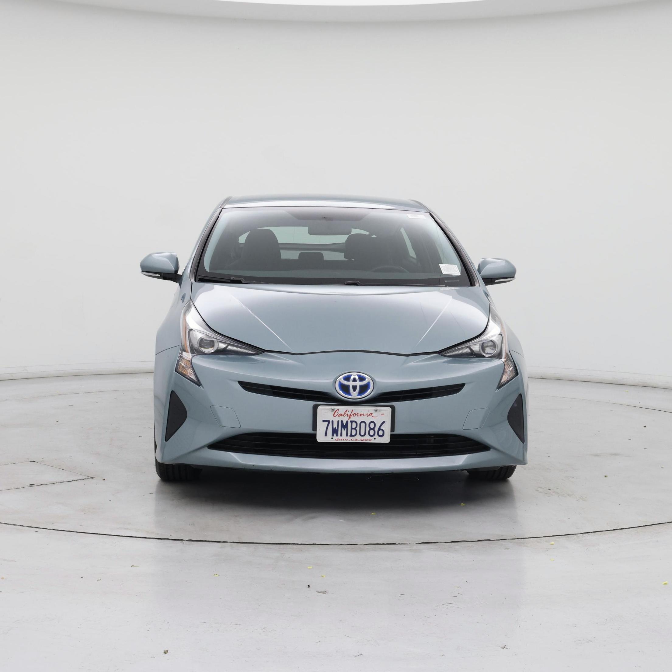 Thumbnail: 2016 Toyota Prius - 5